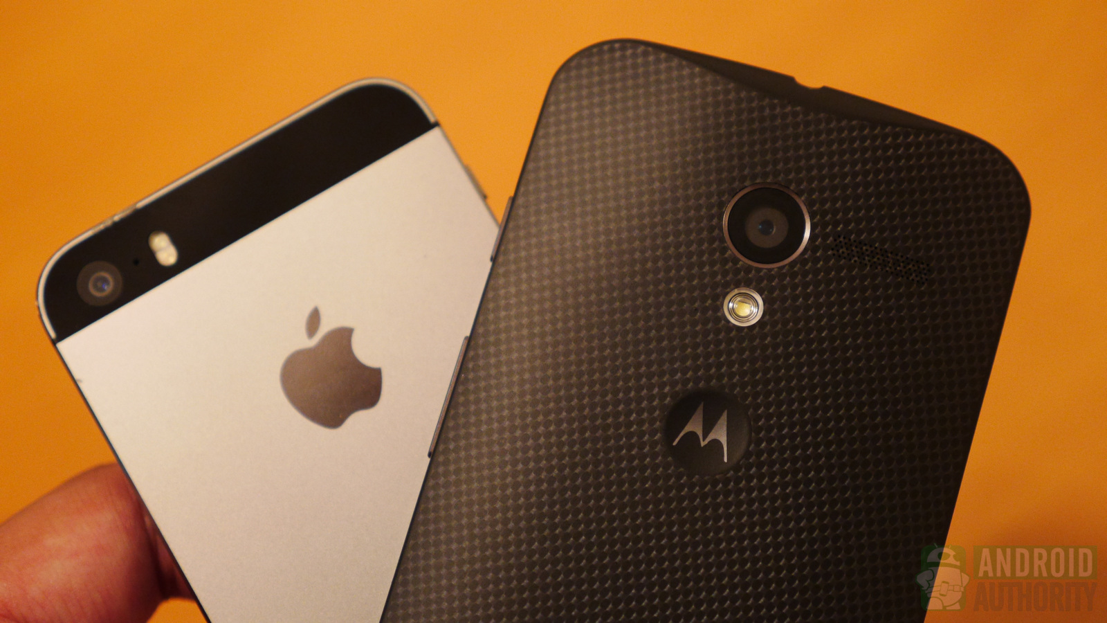 Apple iPhone 5s vs Motorola Moto X aa 16