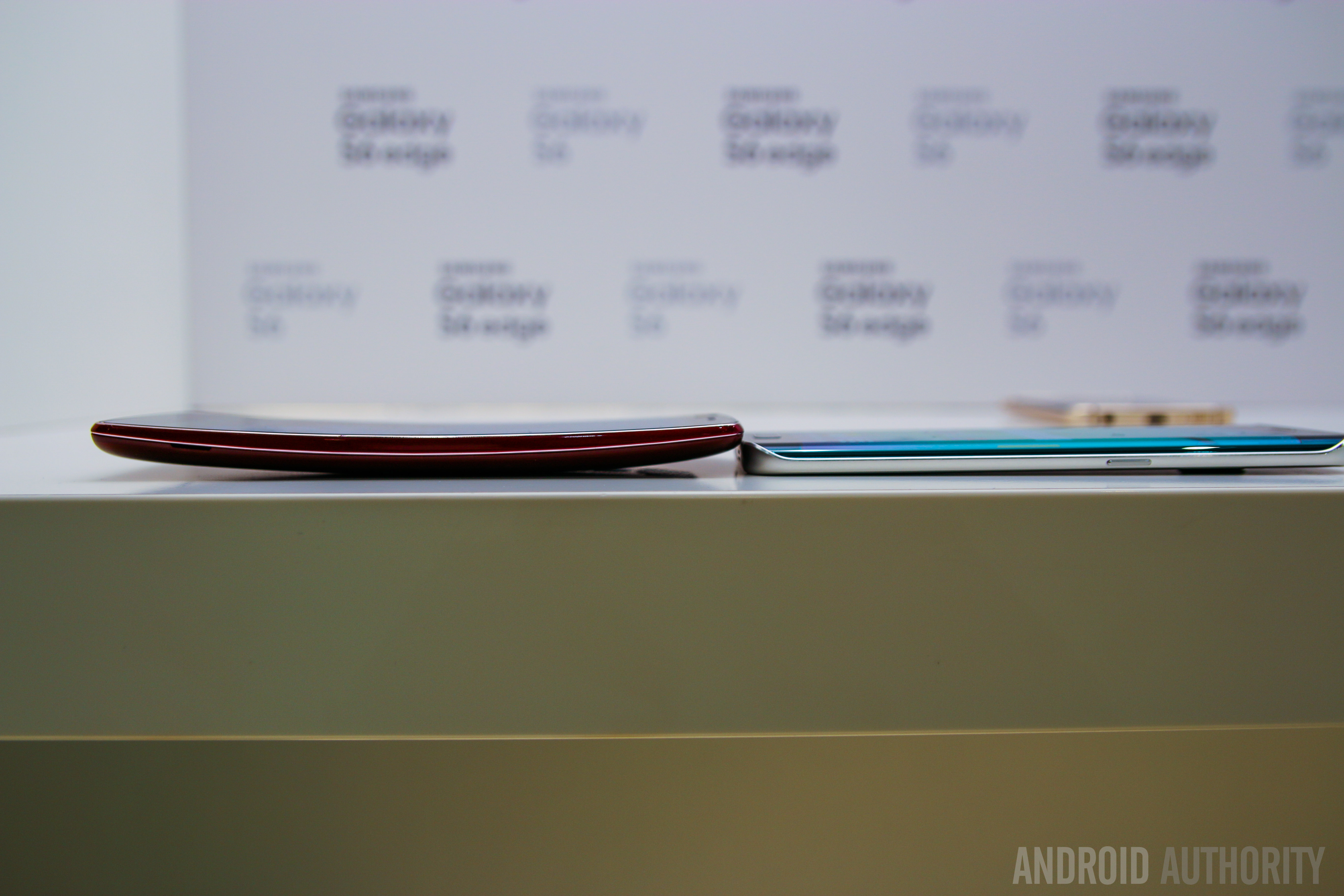 Samsung Galaxy S6 Edge VS LG GFlex 2-14