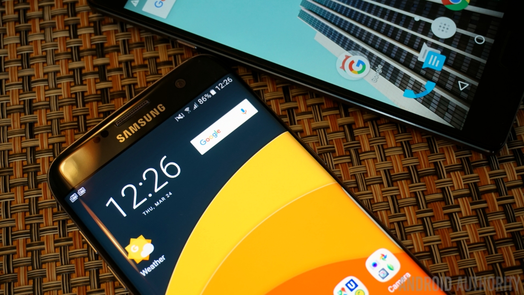 Samsung Galaxy S7 Edge OnePlus 2 - 4
