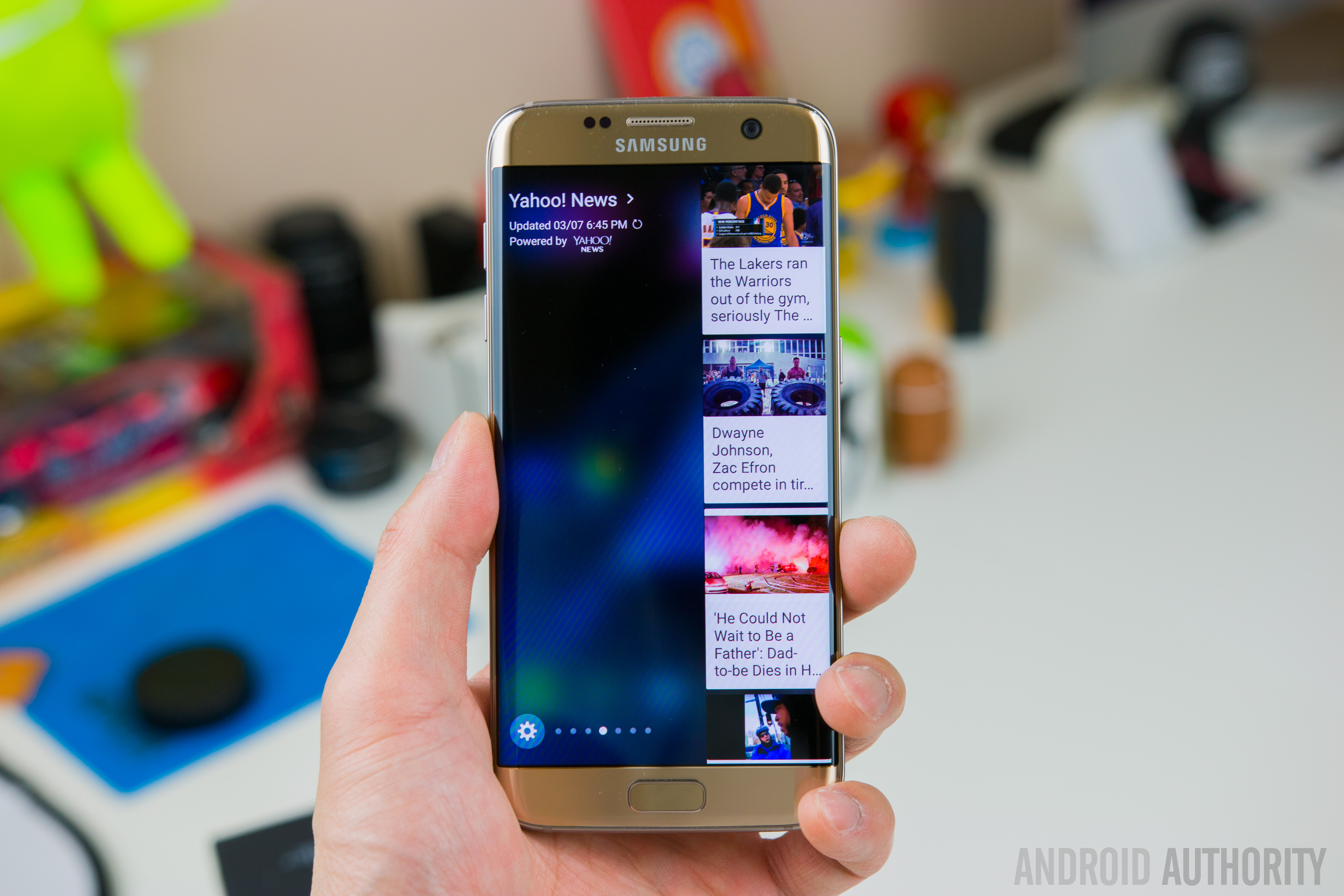How the Samsung Galaxy S24 Edge pulls off its curved display