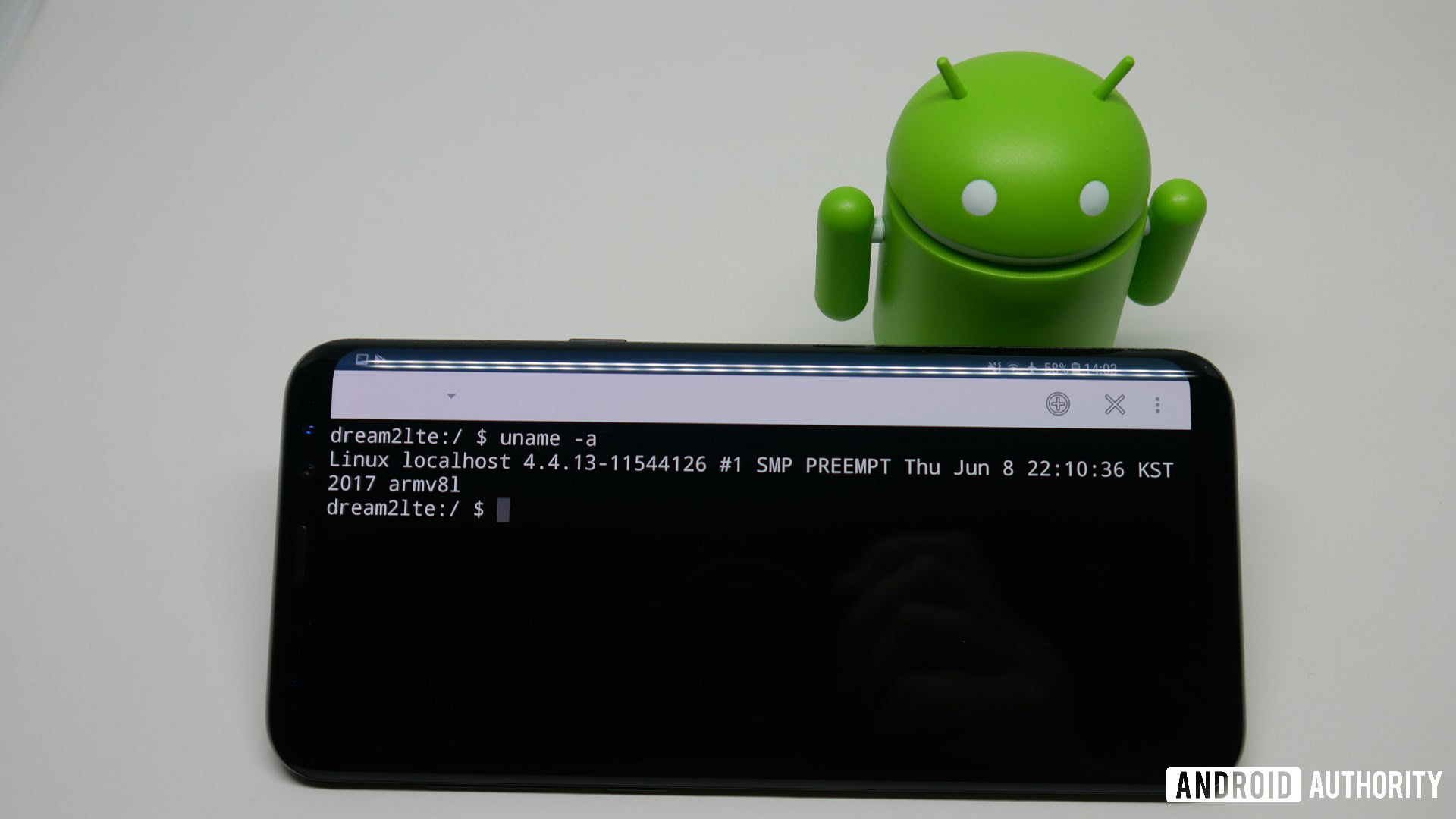 Le code source Linux et le Bugdroid Android.