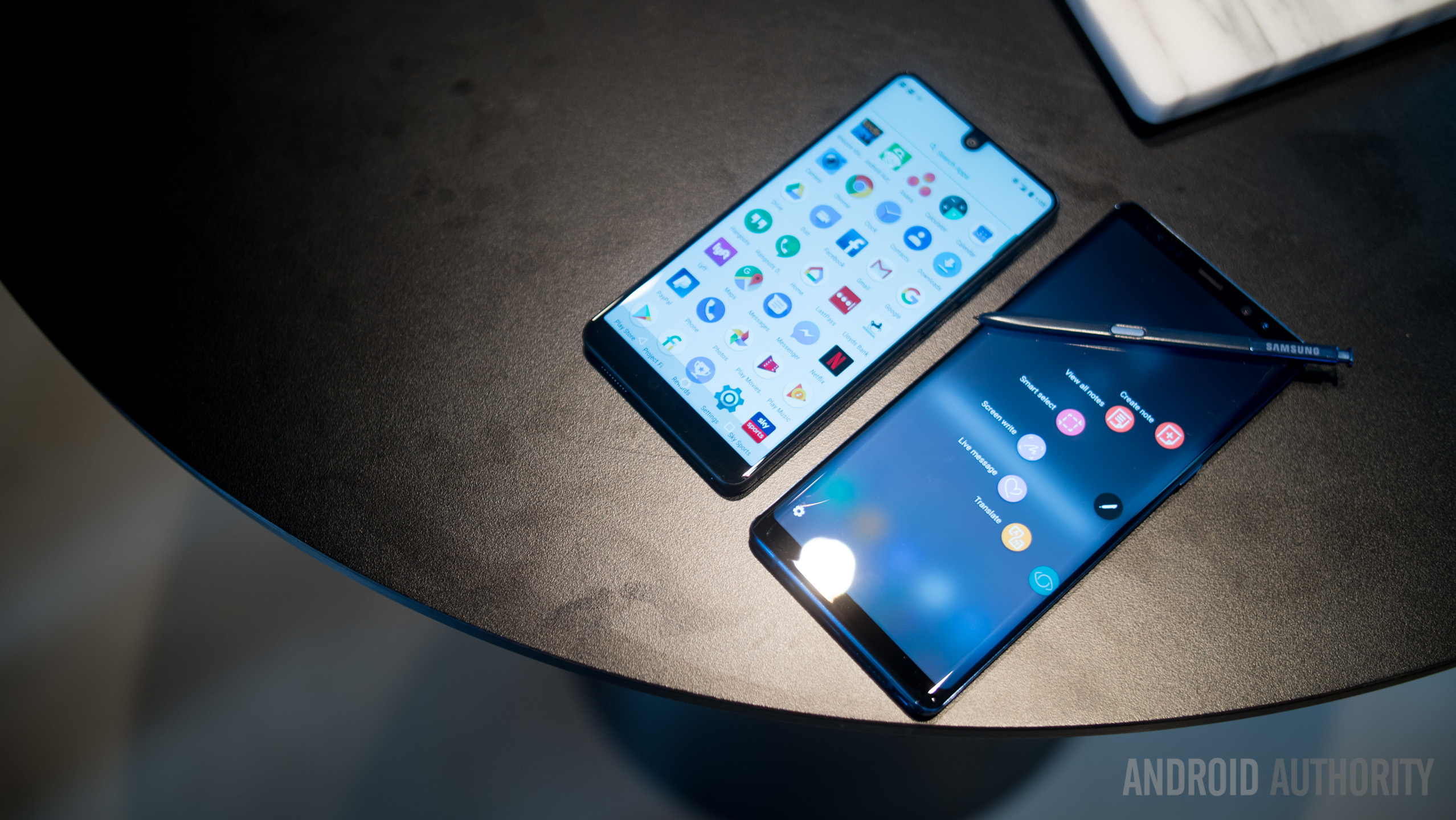 Samsung Galaxy Note 8 vs Essential Phone