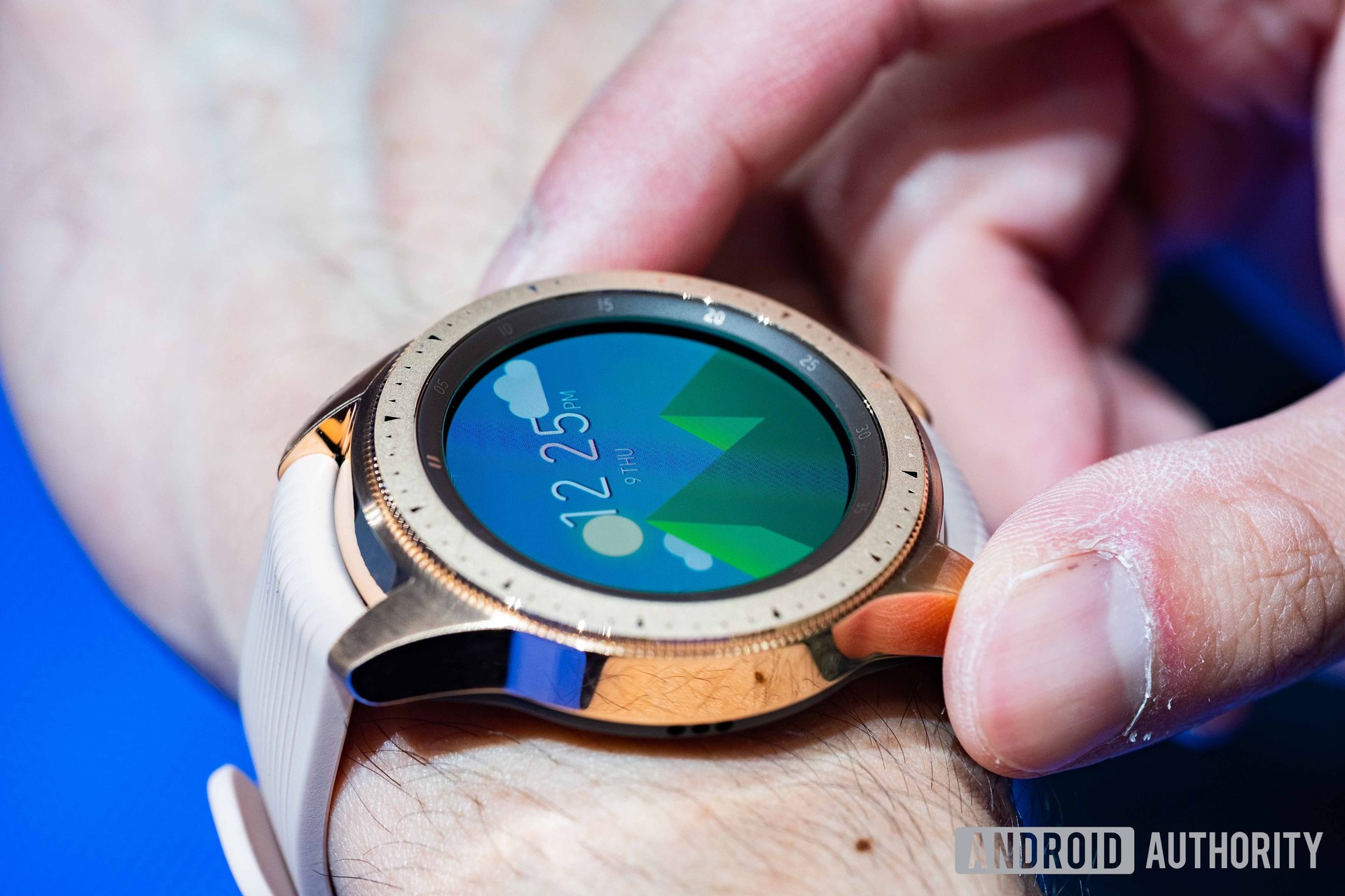 F2 Bluetooth Smart Watches Waterproof Smartwatch for apple