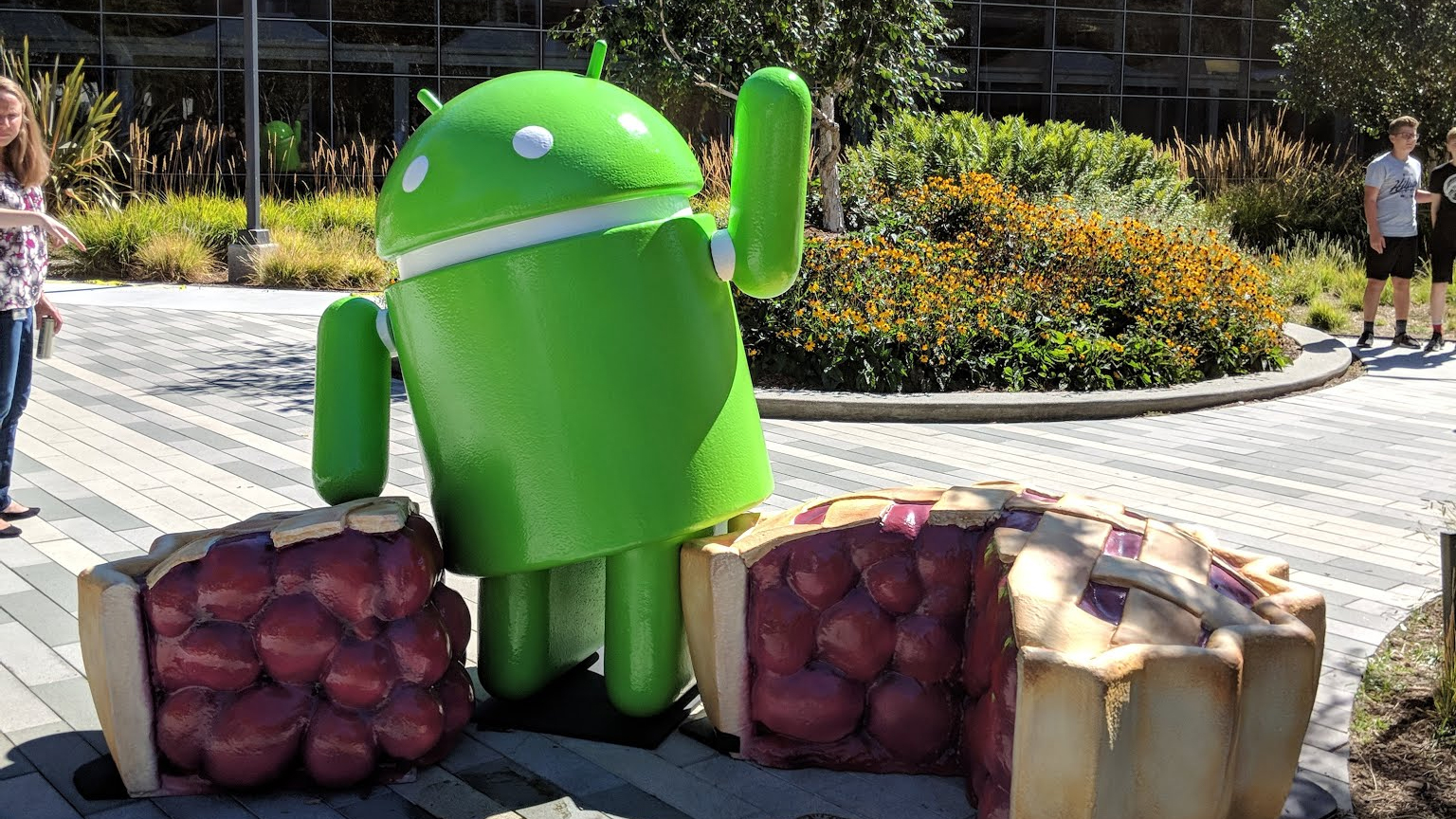 Android Pie Statue