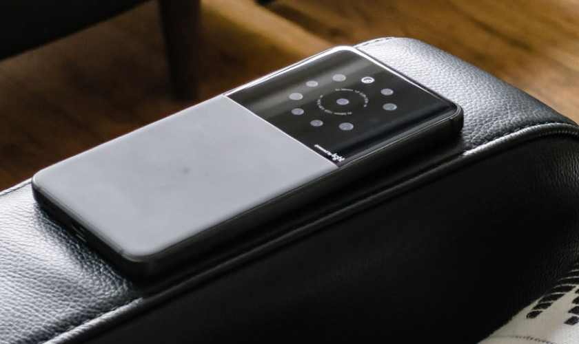 Mock image of Light's multiple camera technology in a smartphone form factor