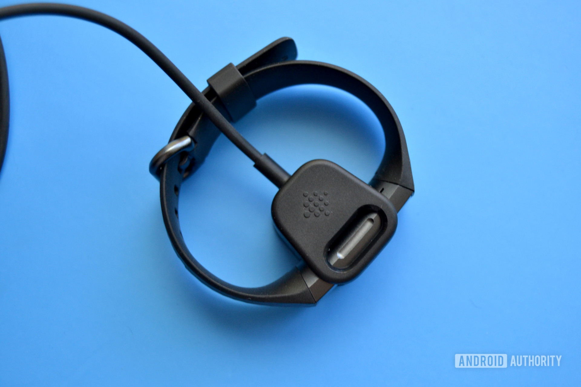 fitbit charge 3 review charger 7
