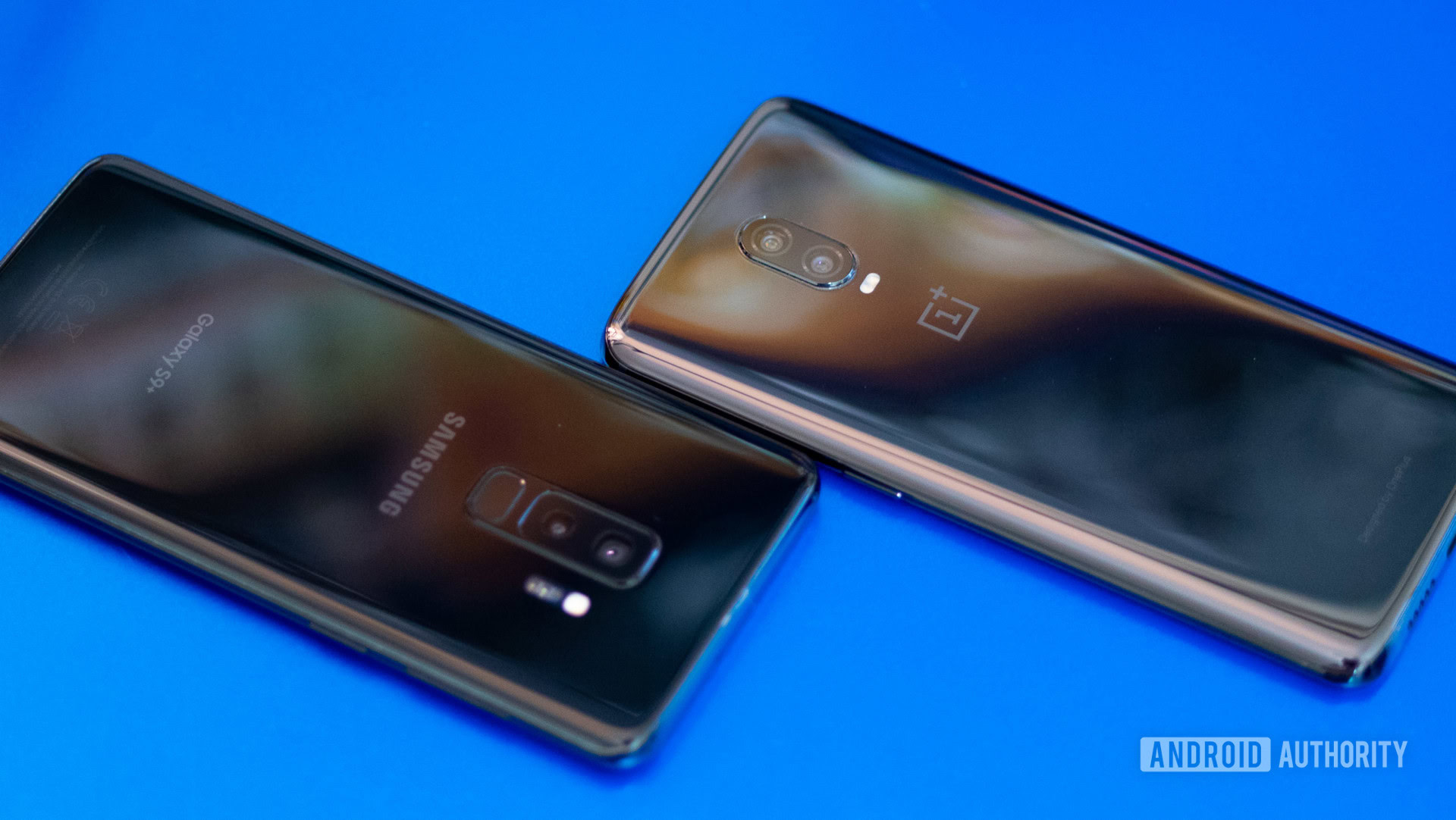 Oneplus 6t Vs Samsung Galaxy S9 Specs Comparison It S Closer Than You D Think