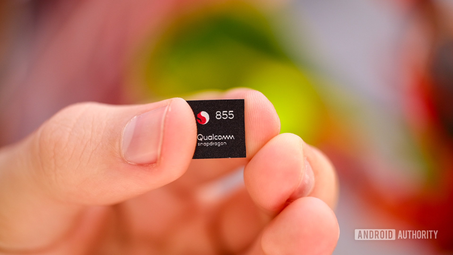 Qualcomm Snapdragon 855 chip close up