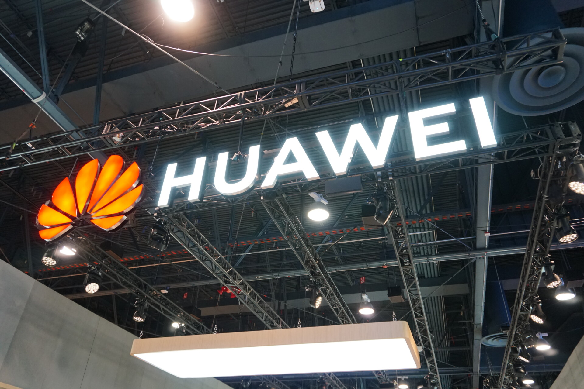 Huawei CES 2019 booth Logo