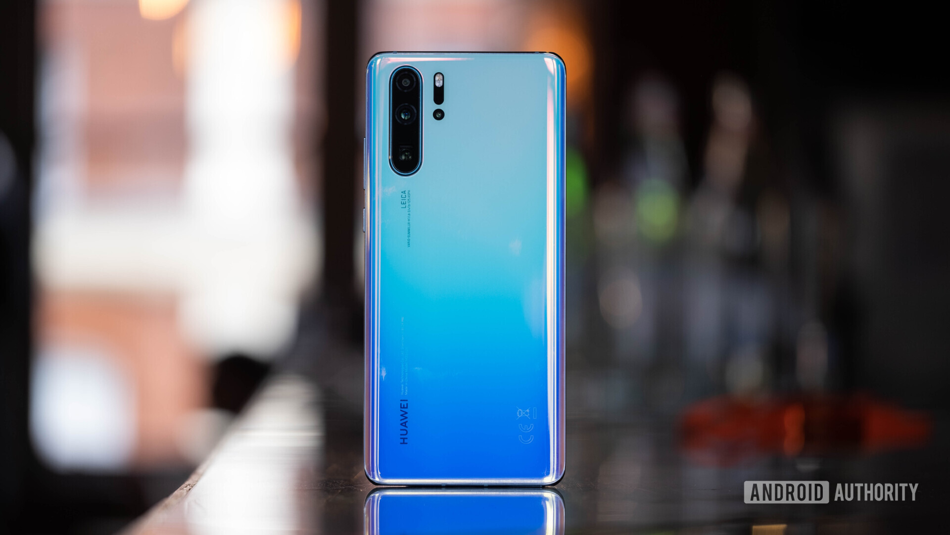 P30 Pro back standing up (37 of 60)