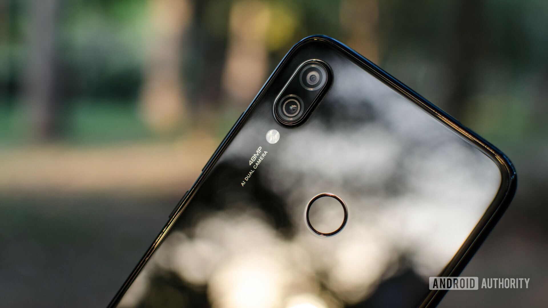 The Redmi Note 7 Pro with its 48MP camera.
