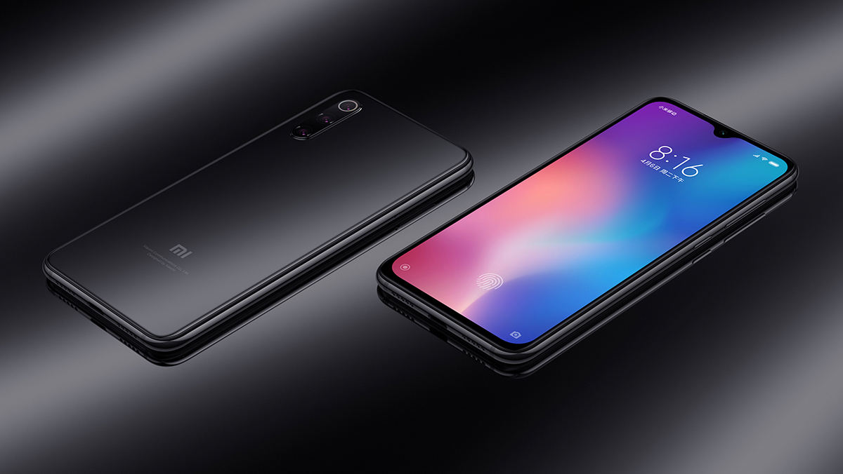 The front and back of the Xiaomi Mi 9 SE.