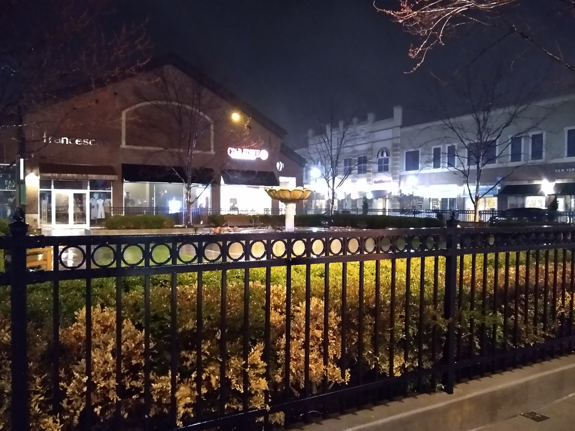 Moto G7 Review camera sample outdoors night time