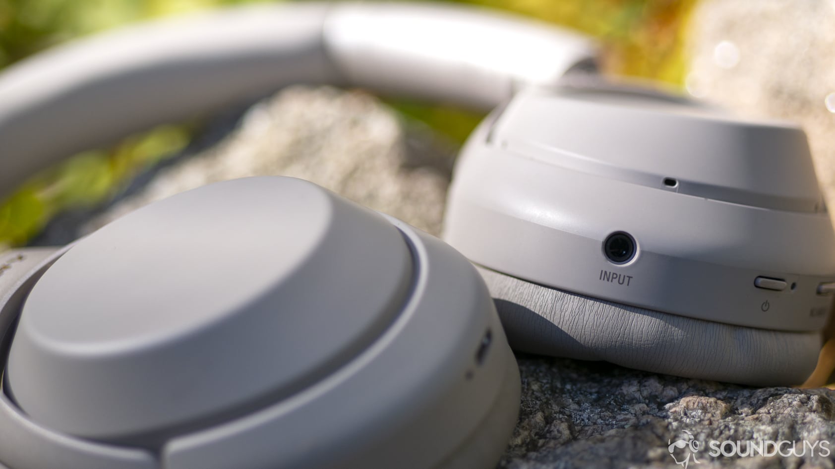A picture of the Sony wh-1000x-m3 headphones.