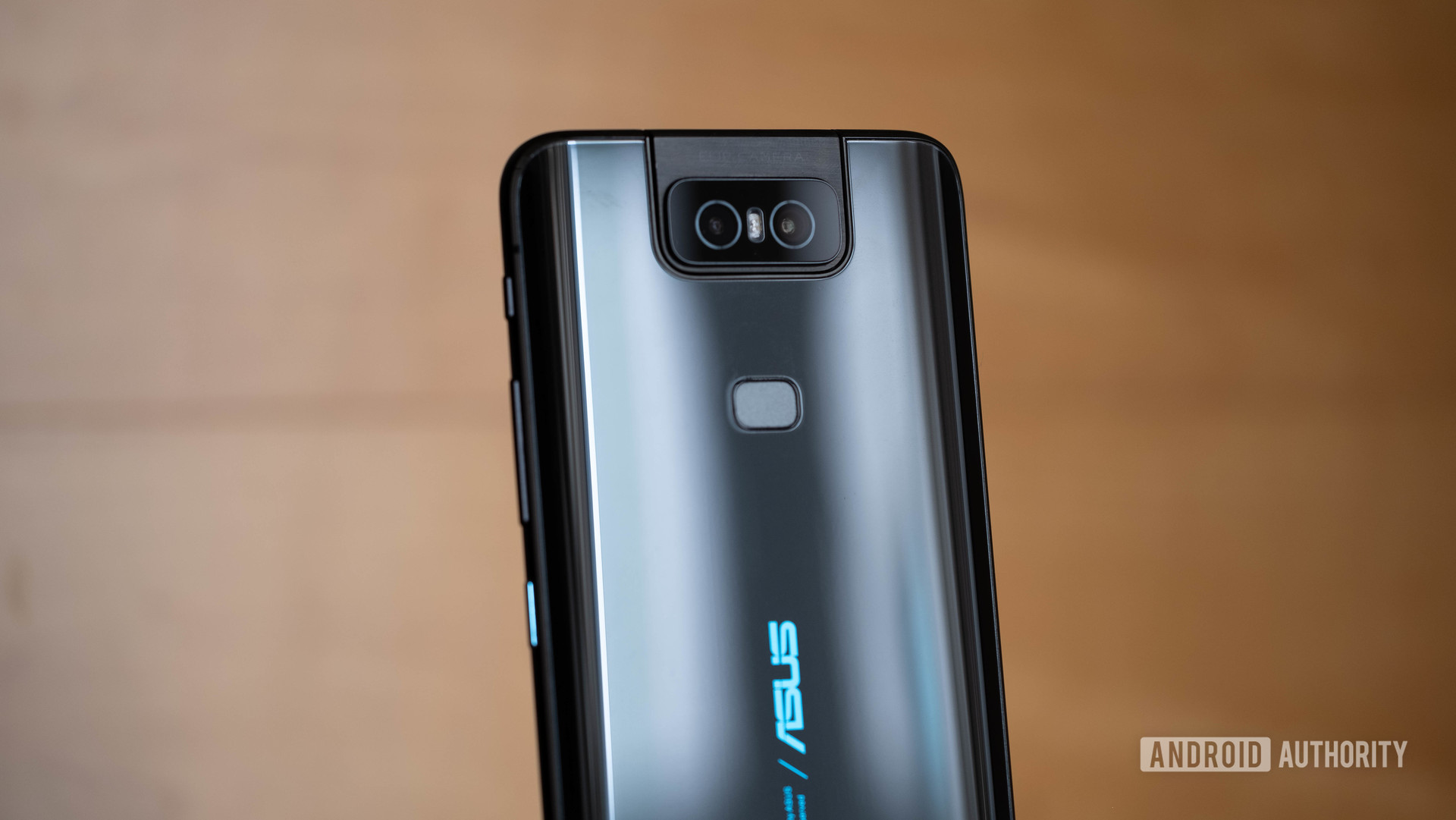 Asus Zenfone 6 - closer back of device