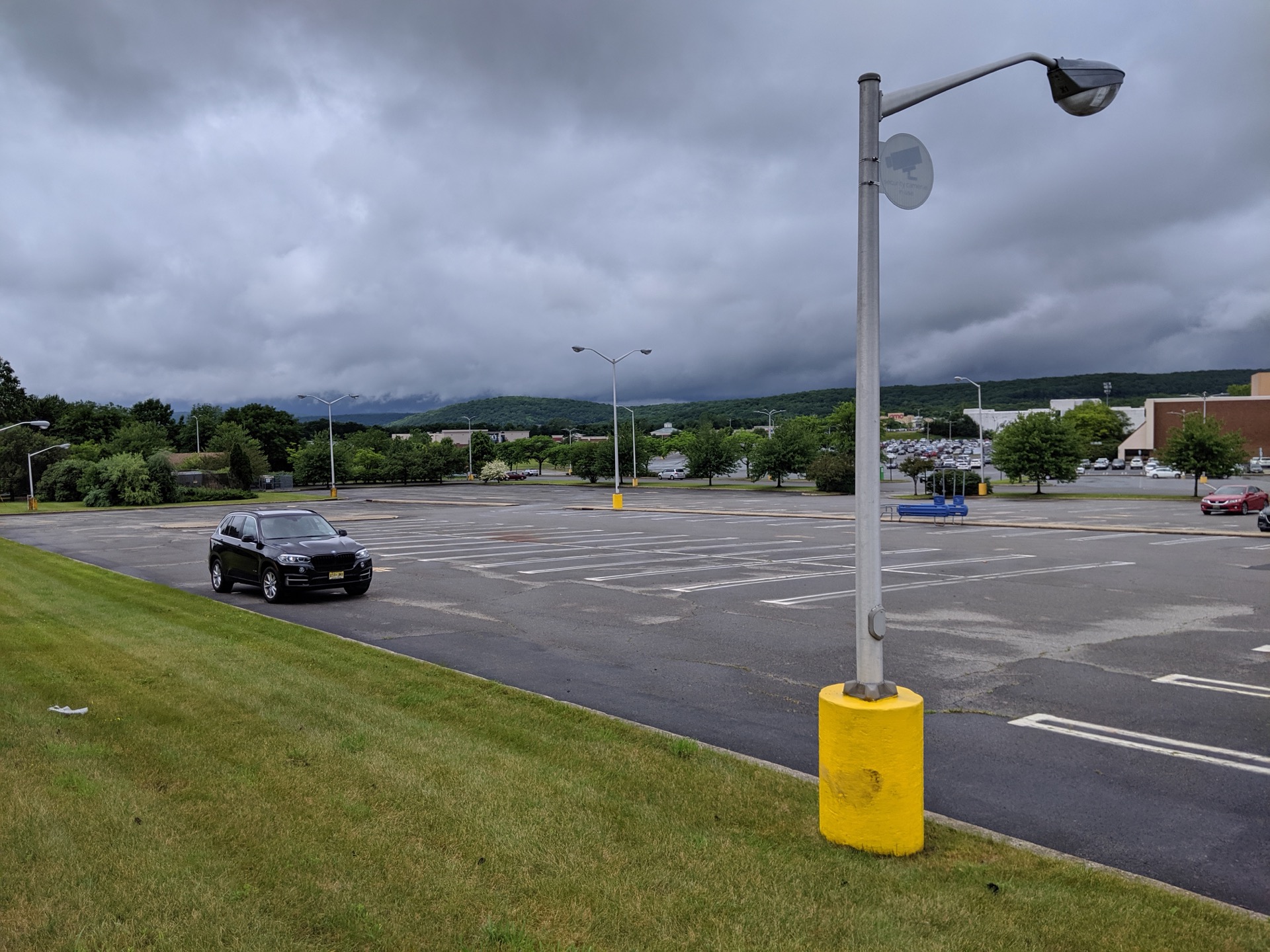 Google Pixel 3a XL Camera Review Landscape lamp and car