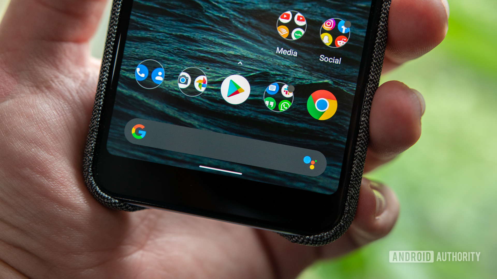 Android Q Beta 4 Google Assistant Search Bar Dark Mode