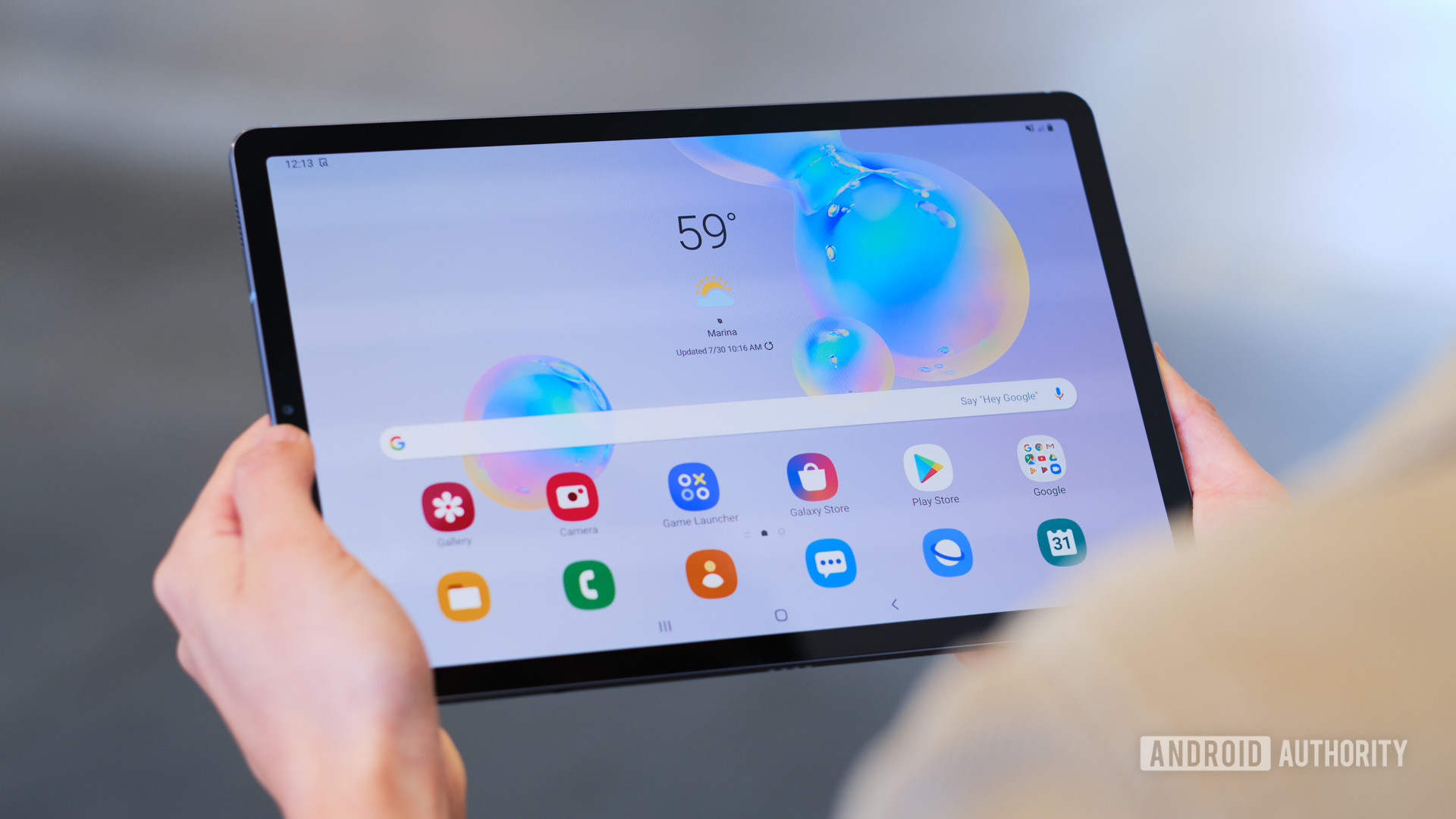 Samsung Tab S6 tablet in hand screen
