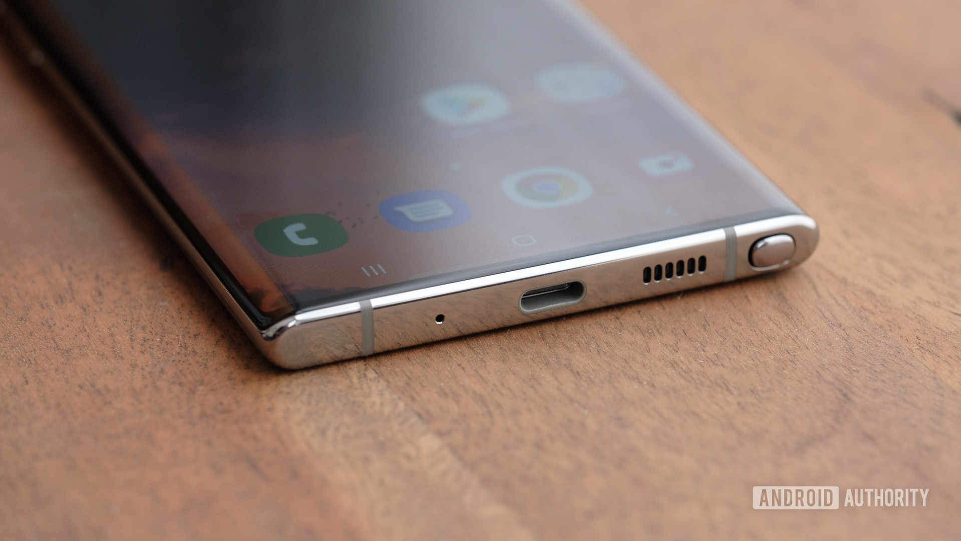 Samsung Galaxy Note 10 Plus ports macro 2