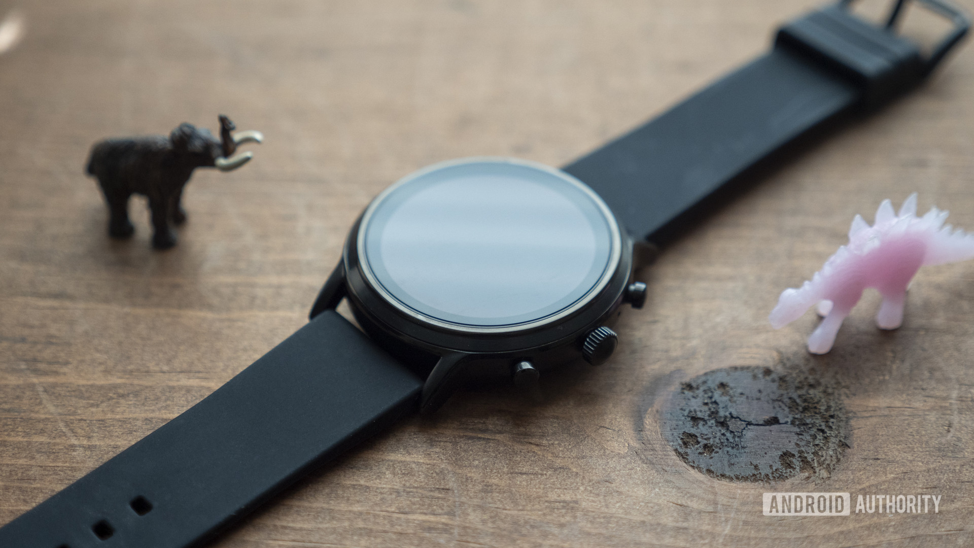 fossil gen 5 smartwatch review design case side bezel
