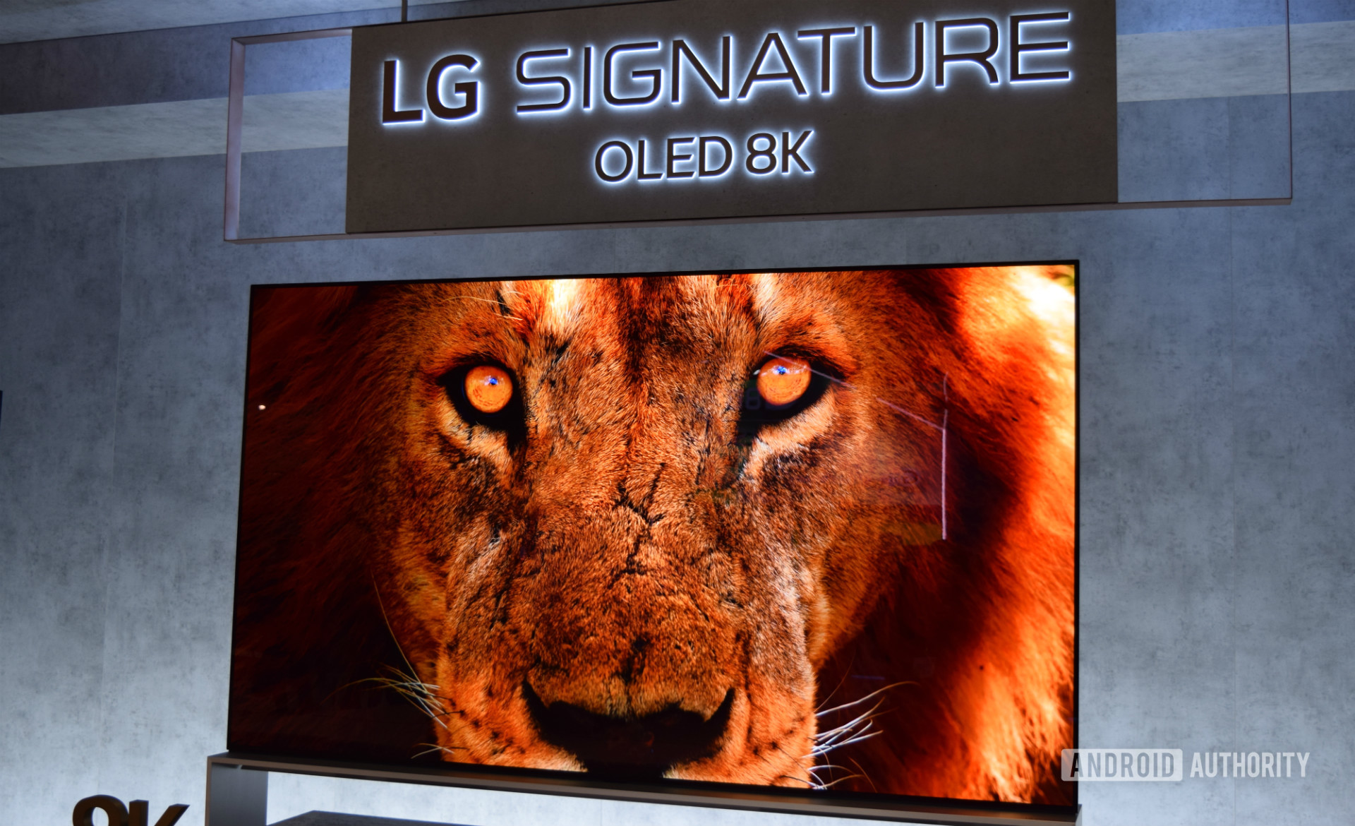 LG Signature OLED 8K full