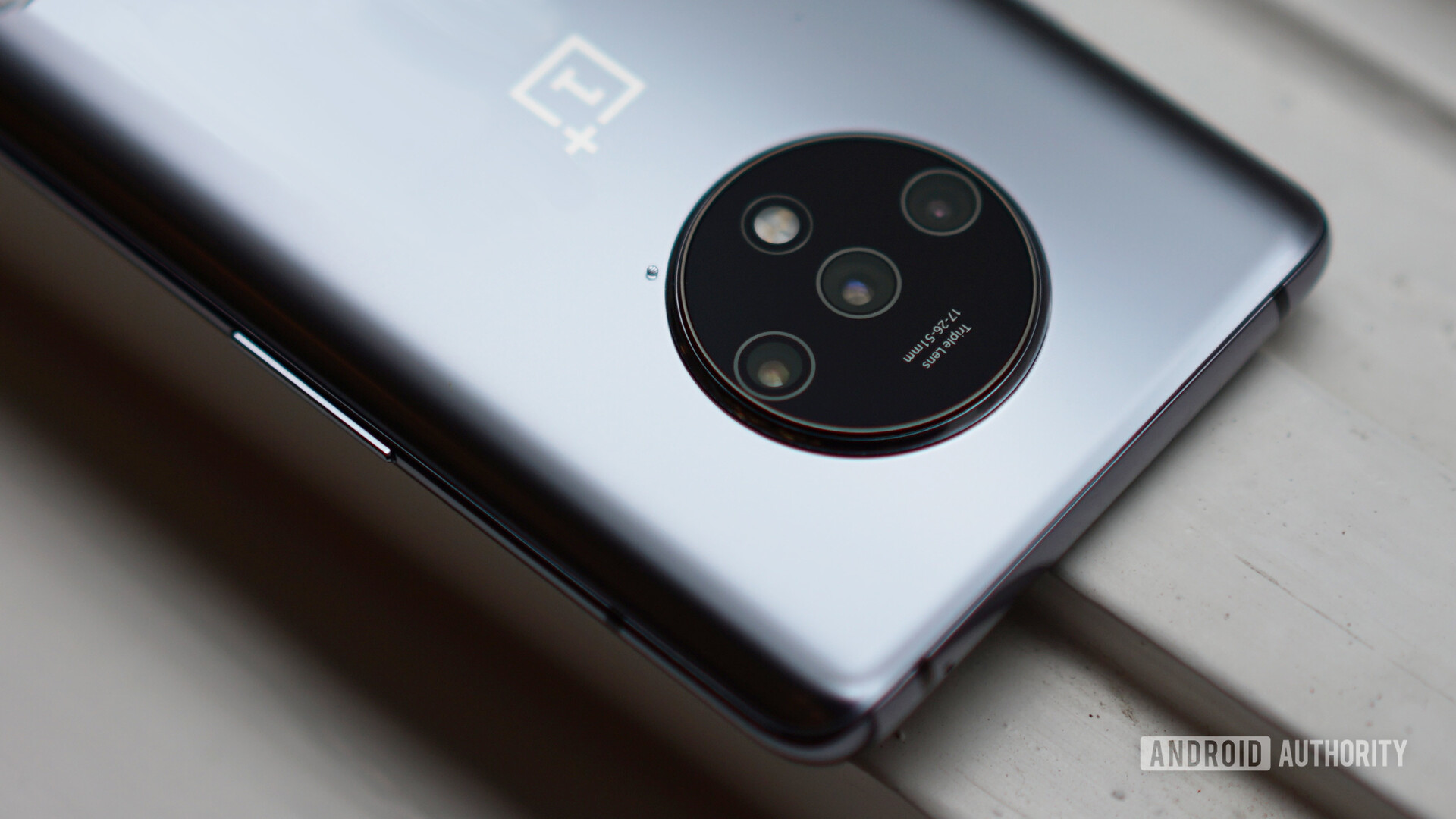 OnePlus 7T camera detail angle frosted silver