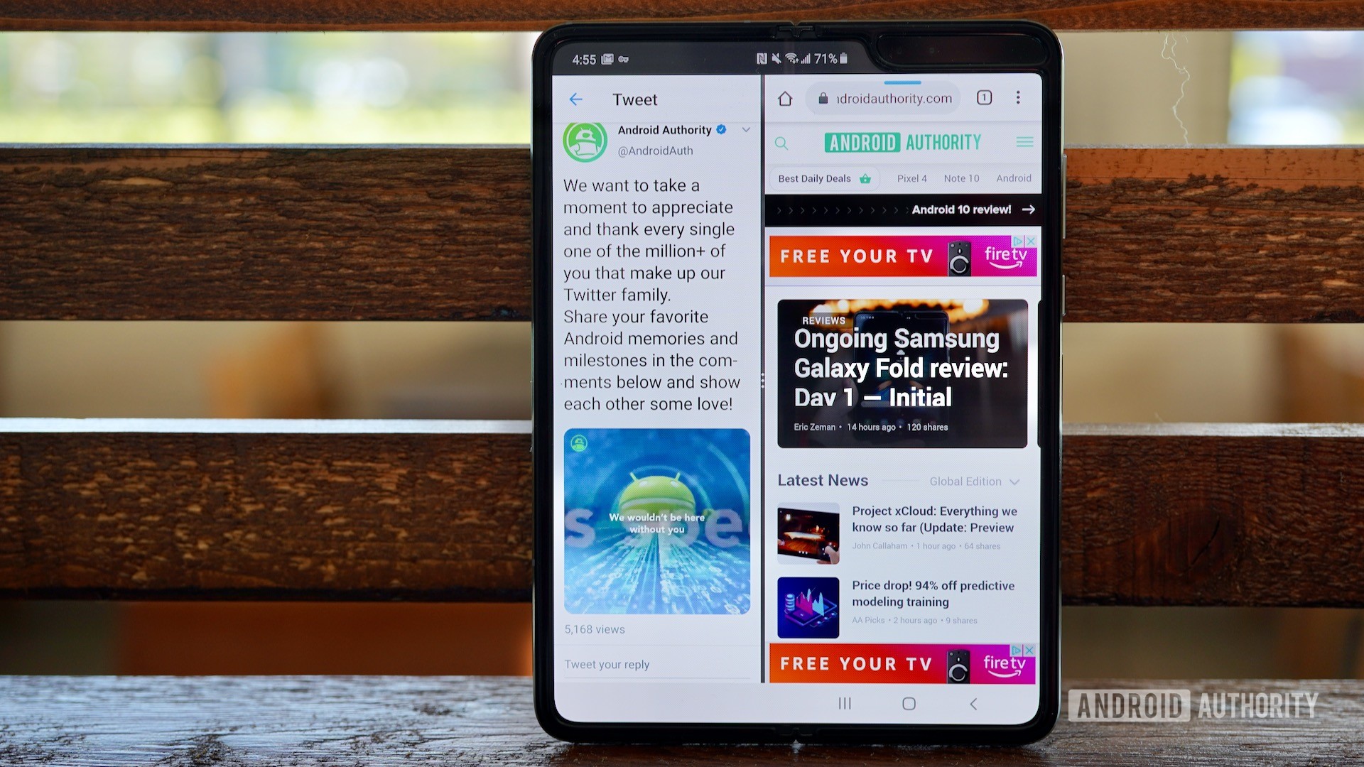 Samsung Galaxy Fold Review multitasking with two apps