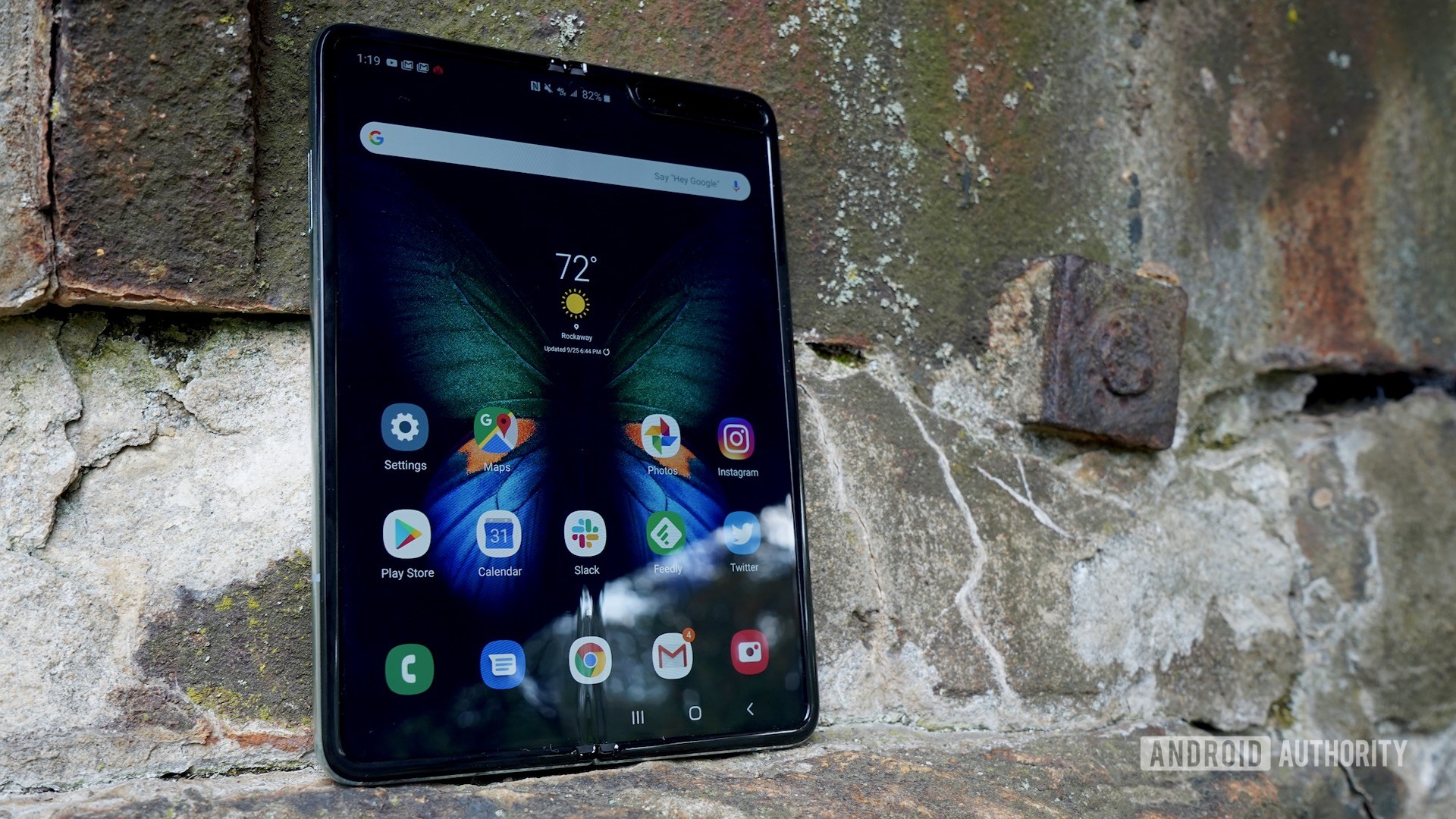 Samsung Galaxy Fold review standing on stone