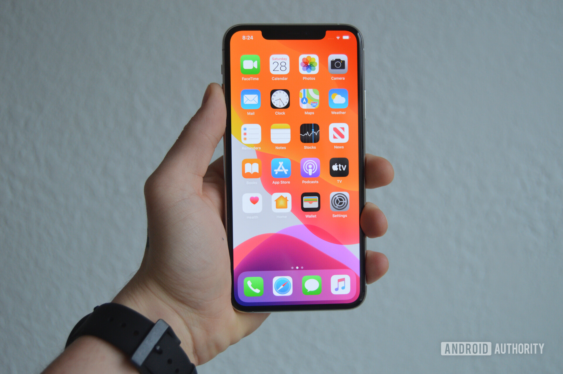 iPhone 11 Pro Max Home Screen Display in Hand