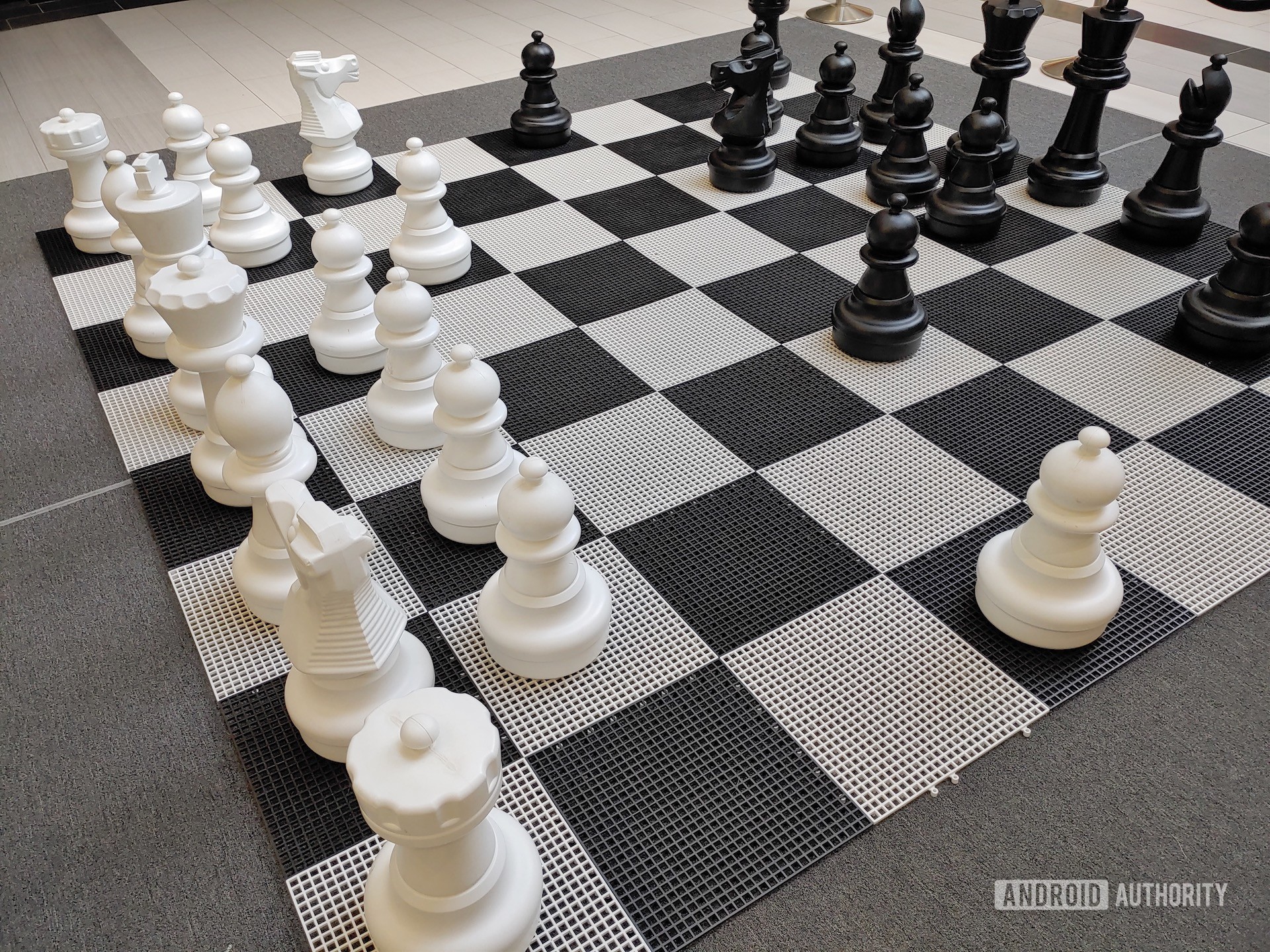LG G8X ThinQ Review photo sample chess board