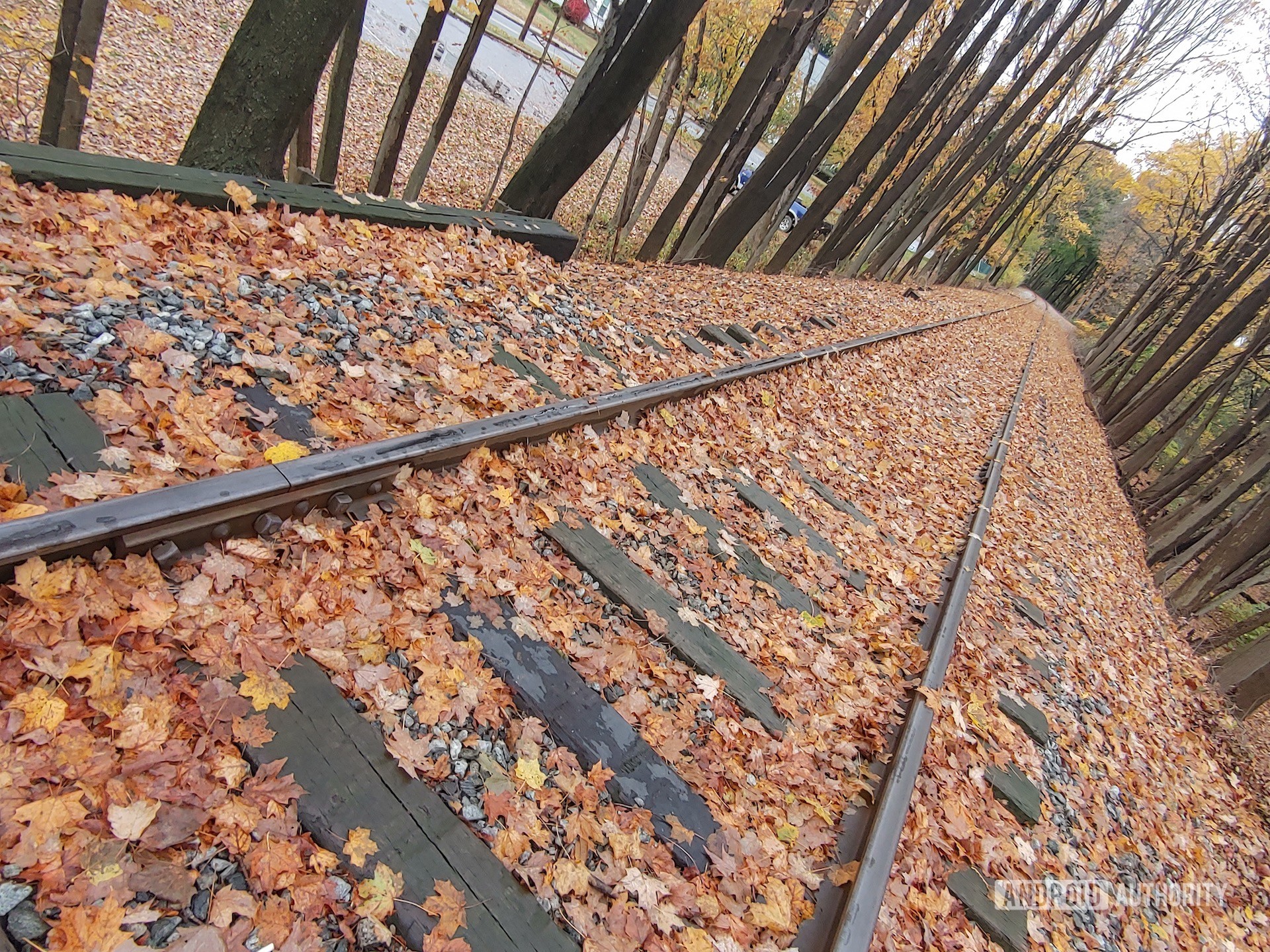 LG G8X ThinQ Review photo sample railroad tracks