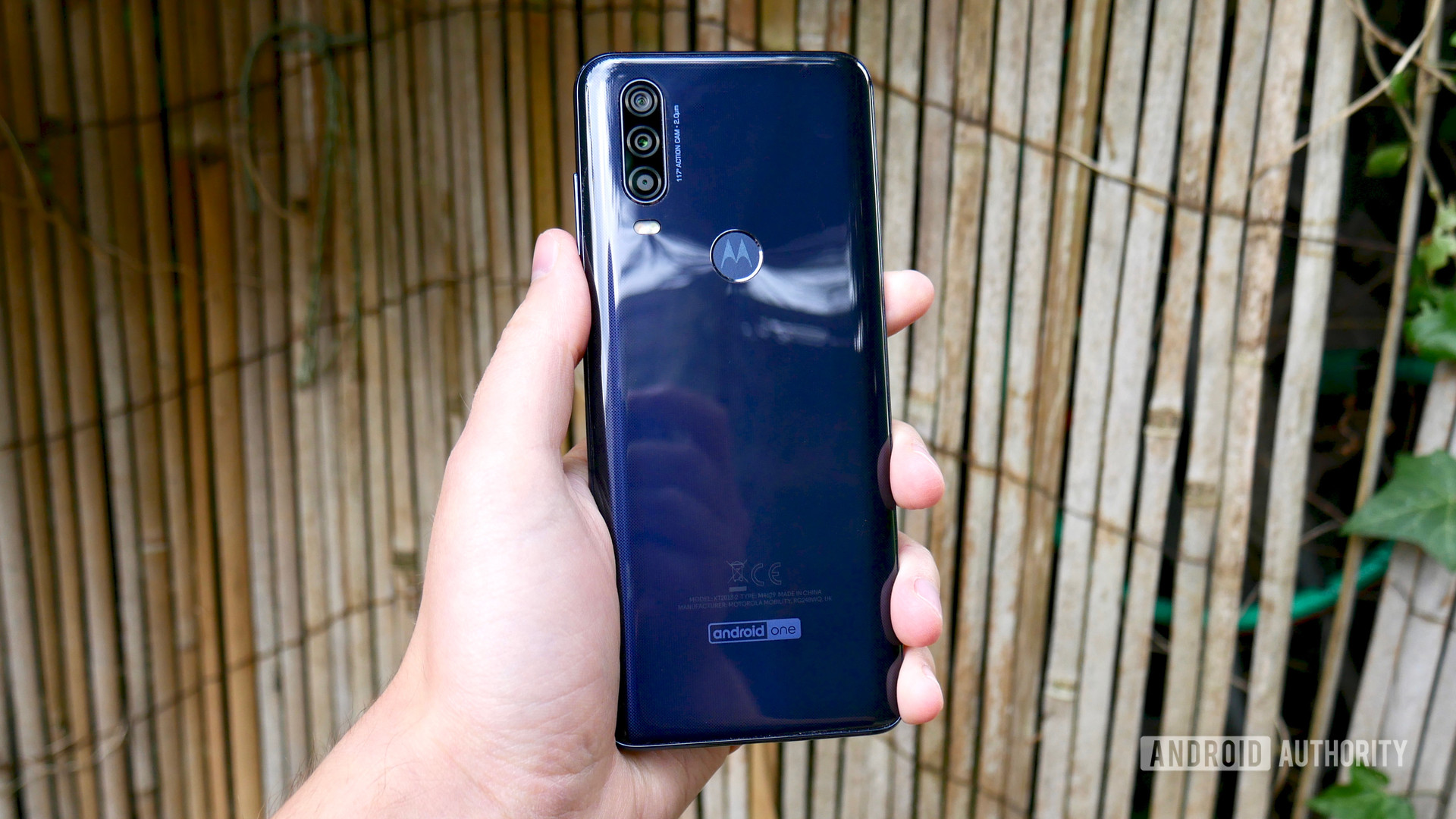 motorola one action review rear