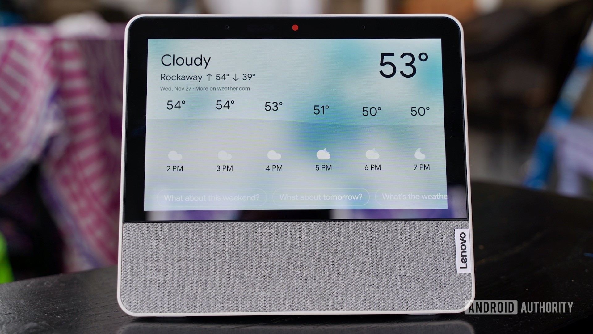 Lenovo Smart Display 7 review checking weather