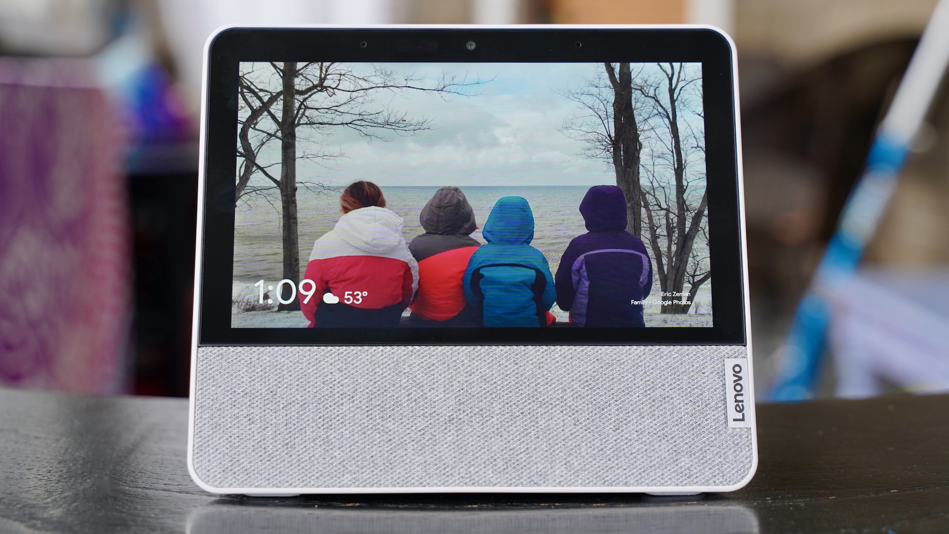 Lenovo Smart Display 7 review photo frame