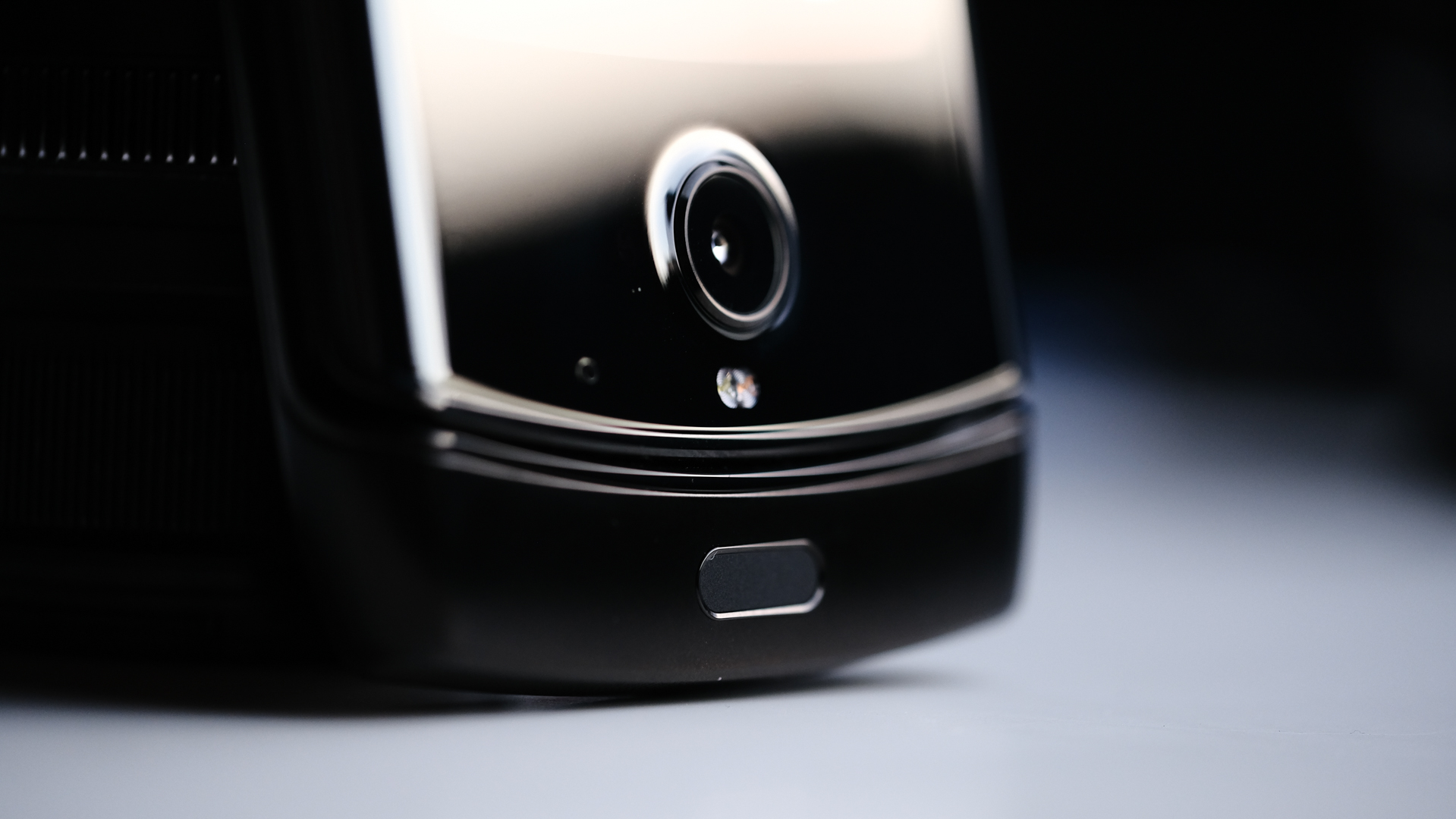 Moto Razr foldable camera and fingerprint reader macro