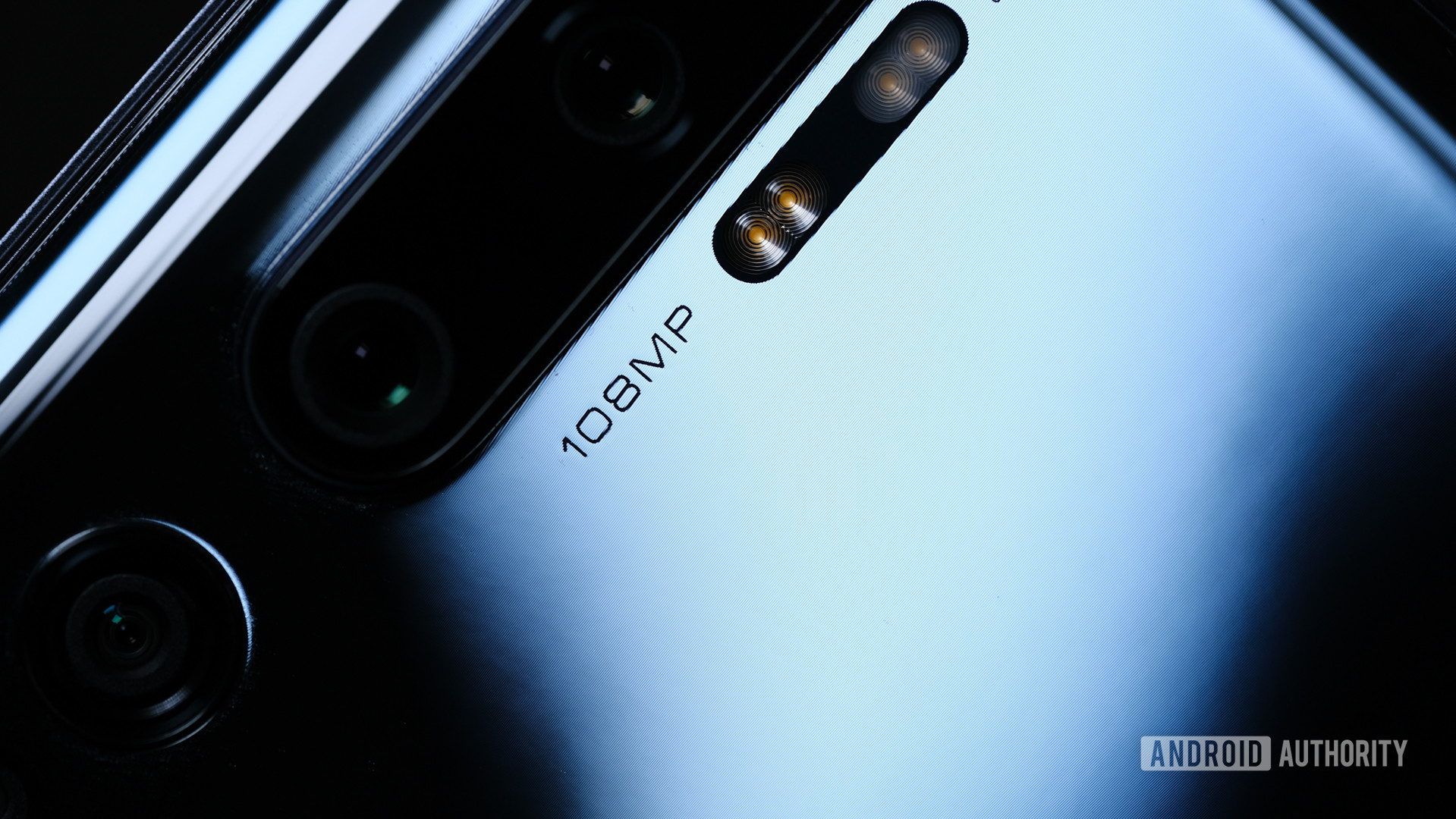 Xiaomi Mi Note 10 camera and logo macro
