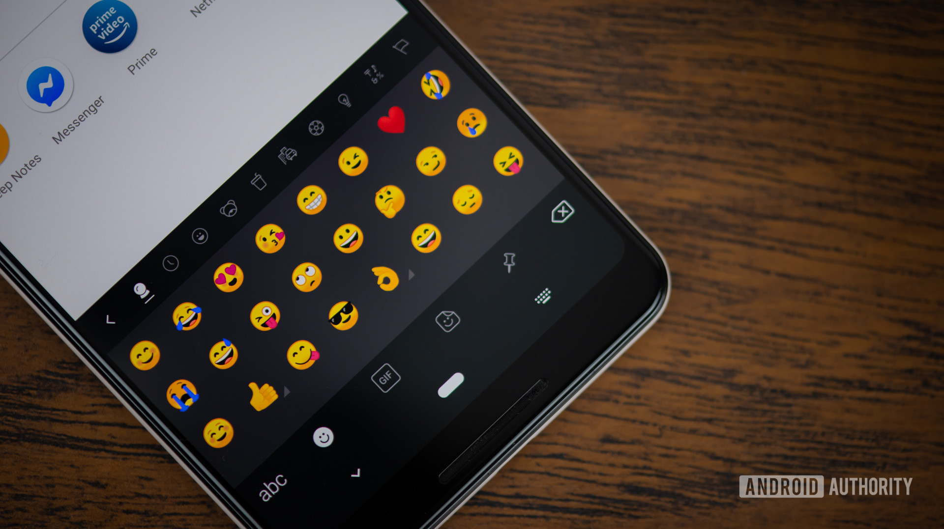 Swiftkey Emojis shown on Google Pixel 3 XL