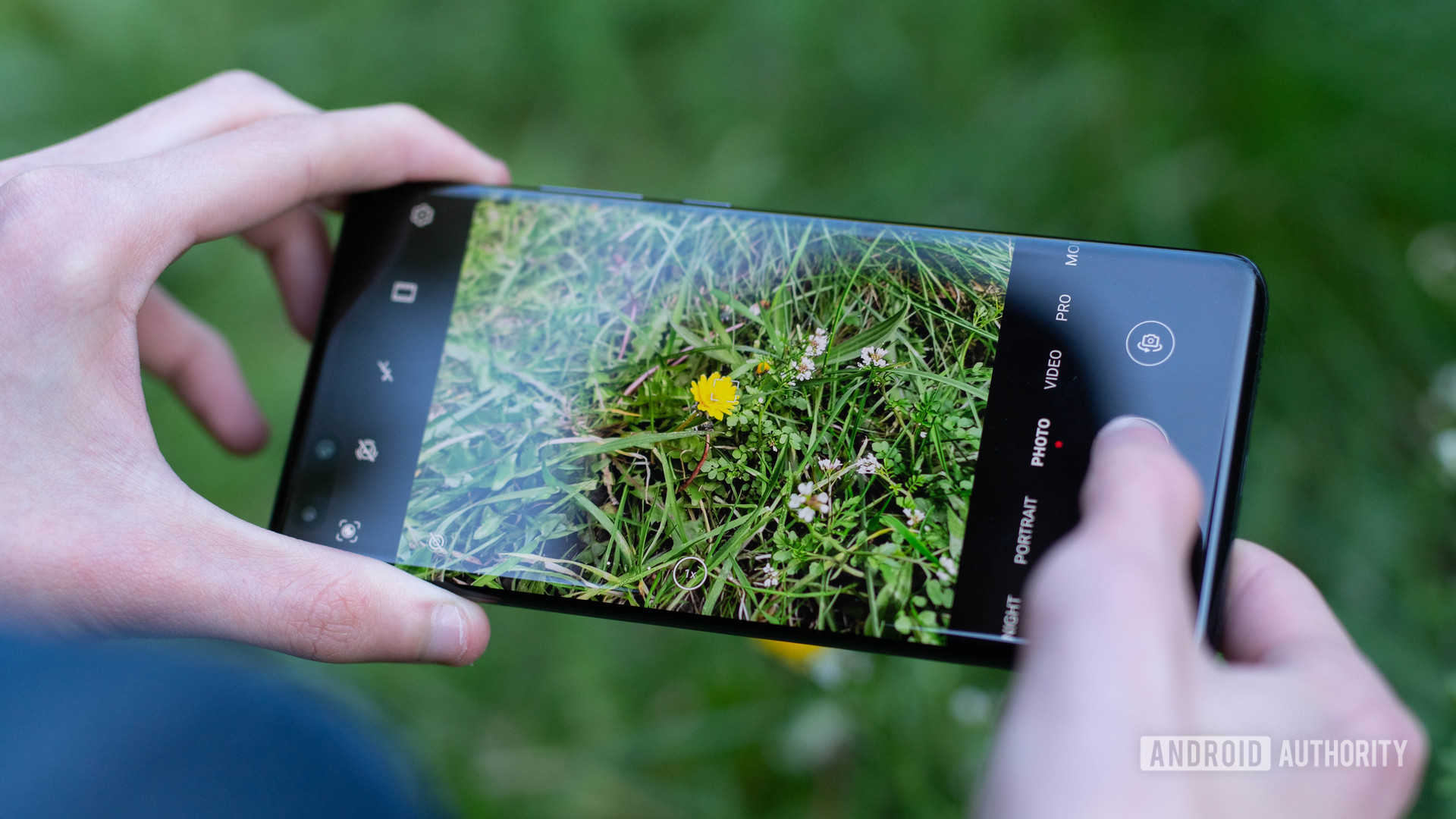 Huawei P40 Pro Taking a photo with camera app with settings