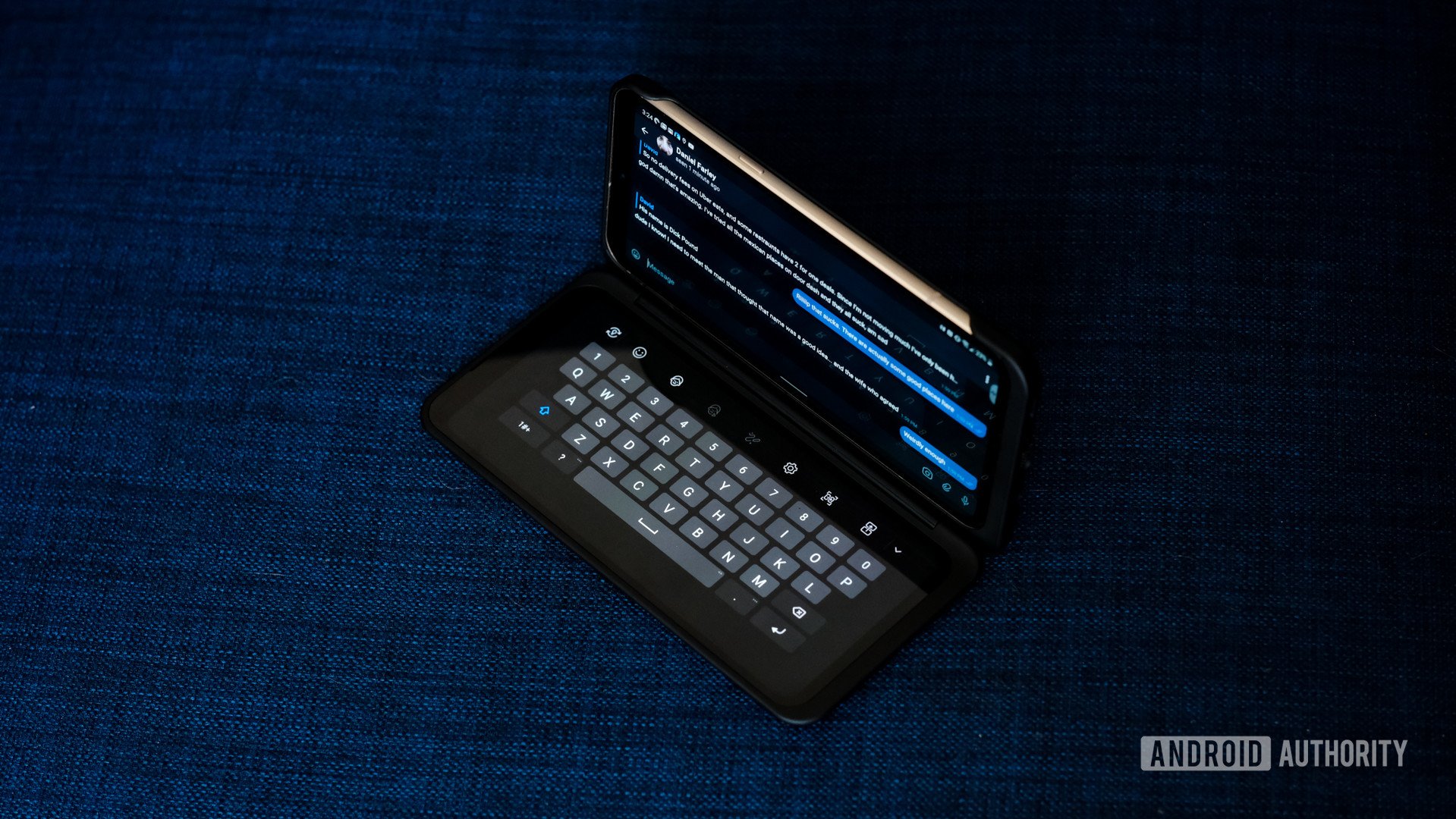 LG V60 dual screen keyboard mode 1