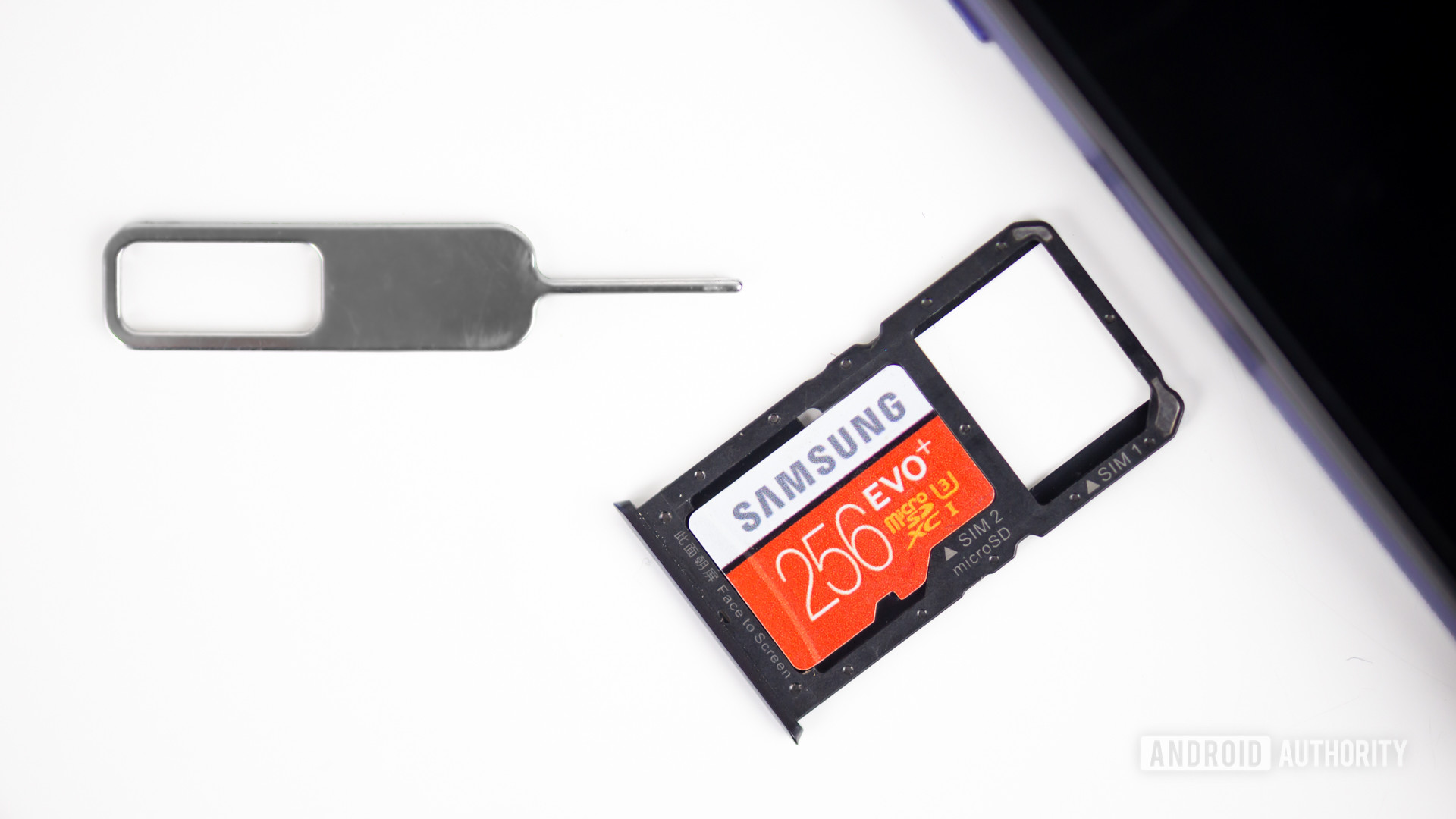 Fente pour carte MicroSD stock photo 5