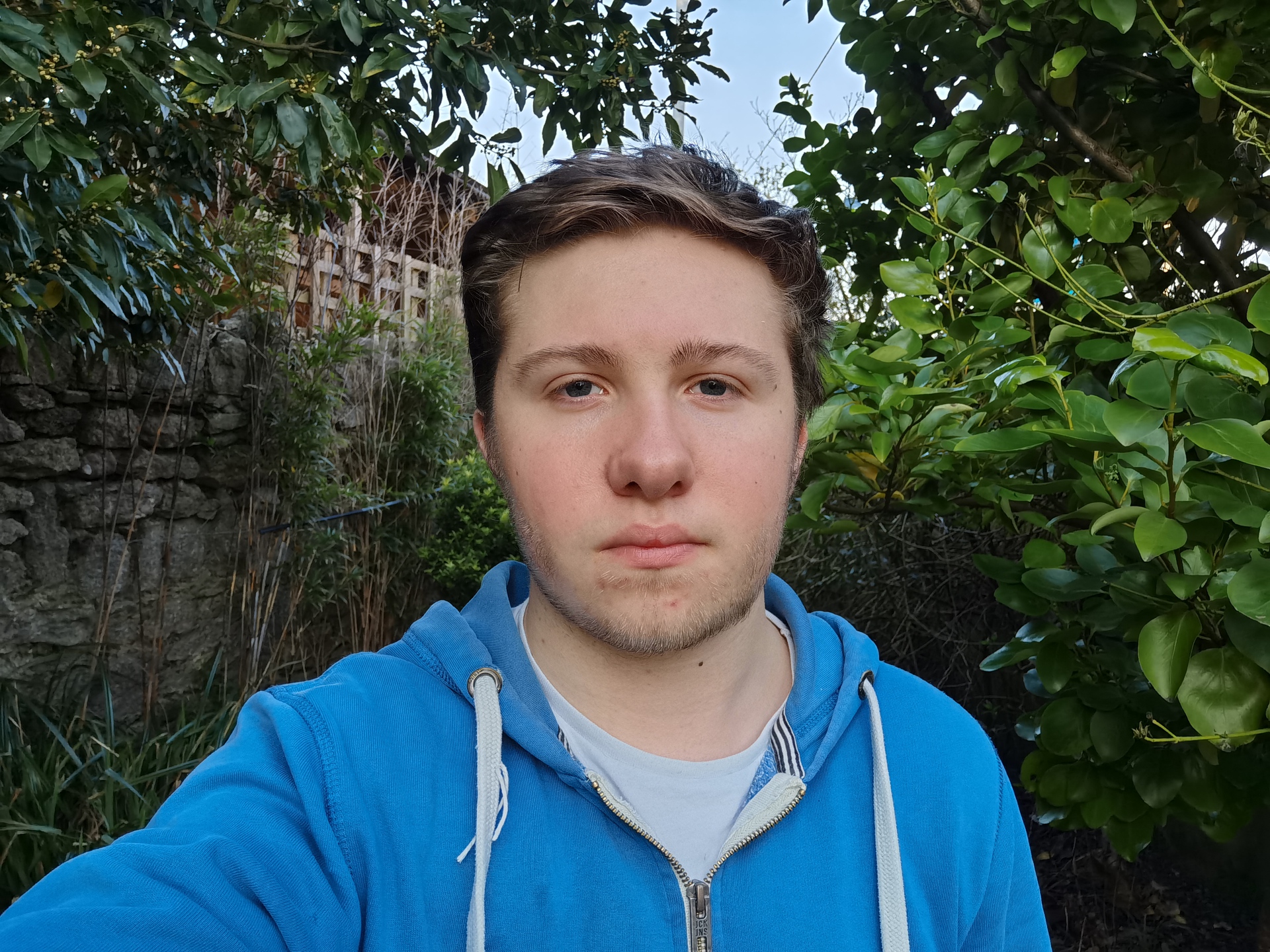 P40 Pro camera sample Selfie outdoors HDR test