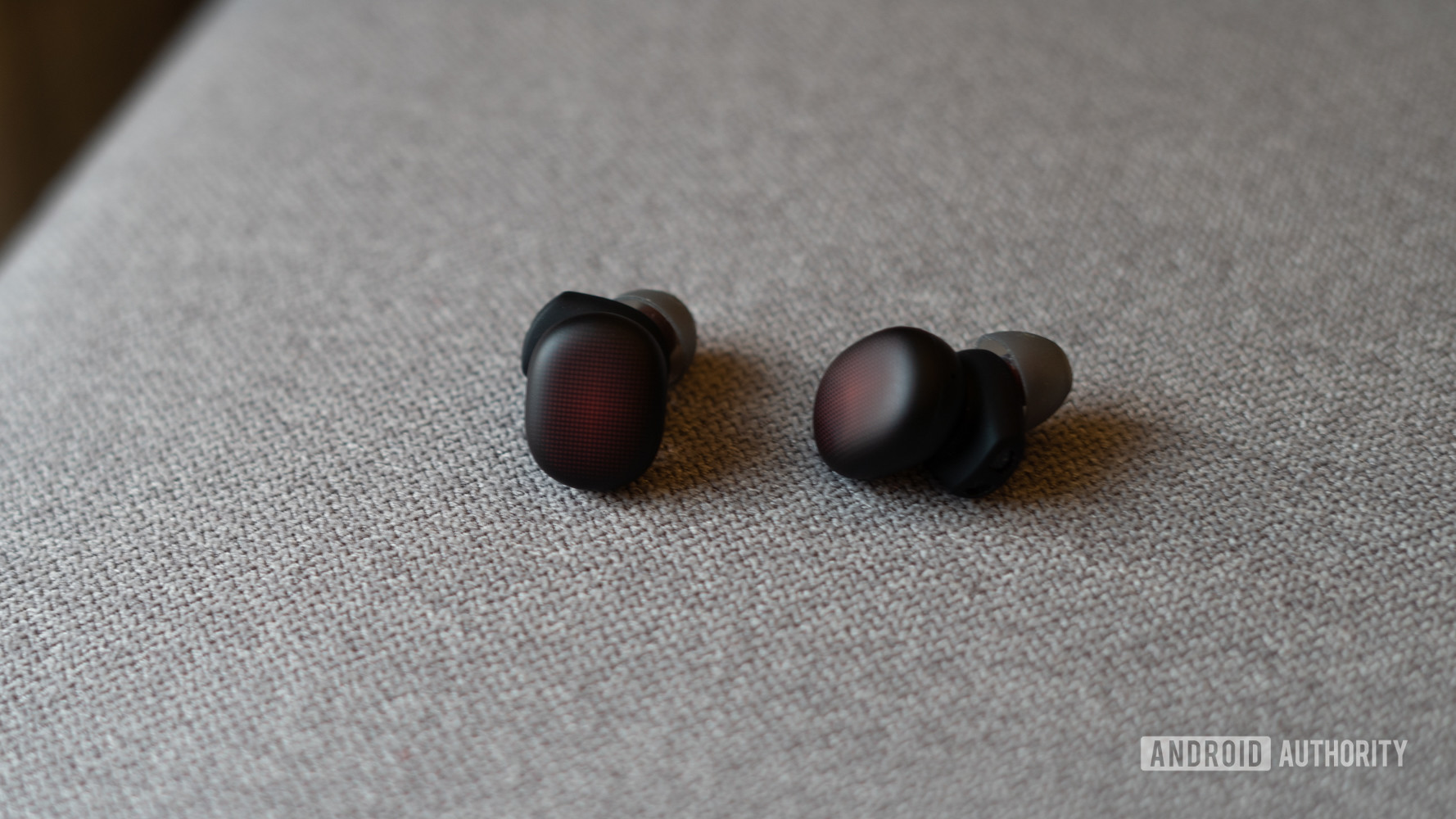 Amazfit Powerbuds Review profile shot of earbuds