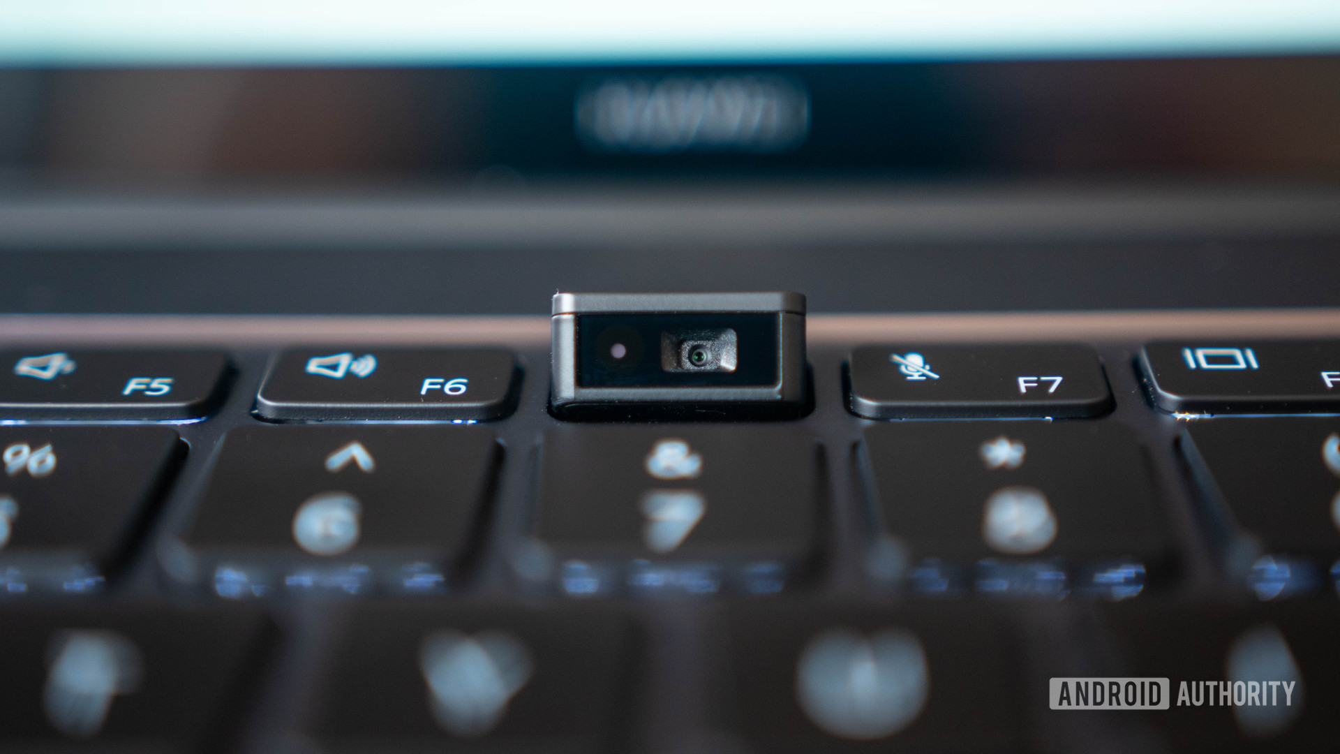 Huawei Matebook 14 2020 AMD in keyboard webcam