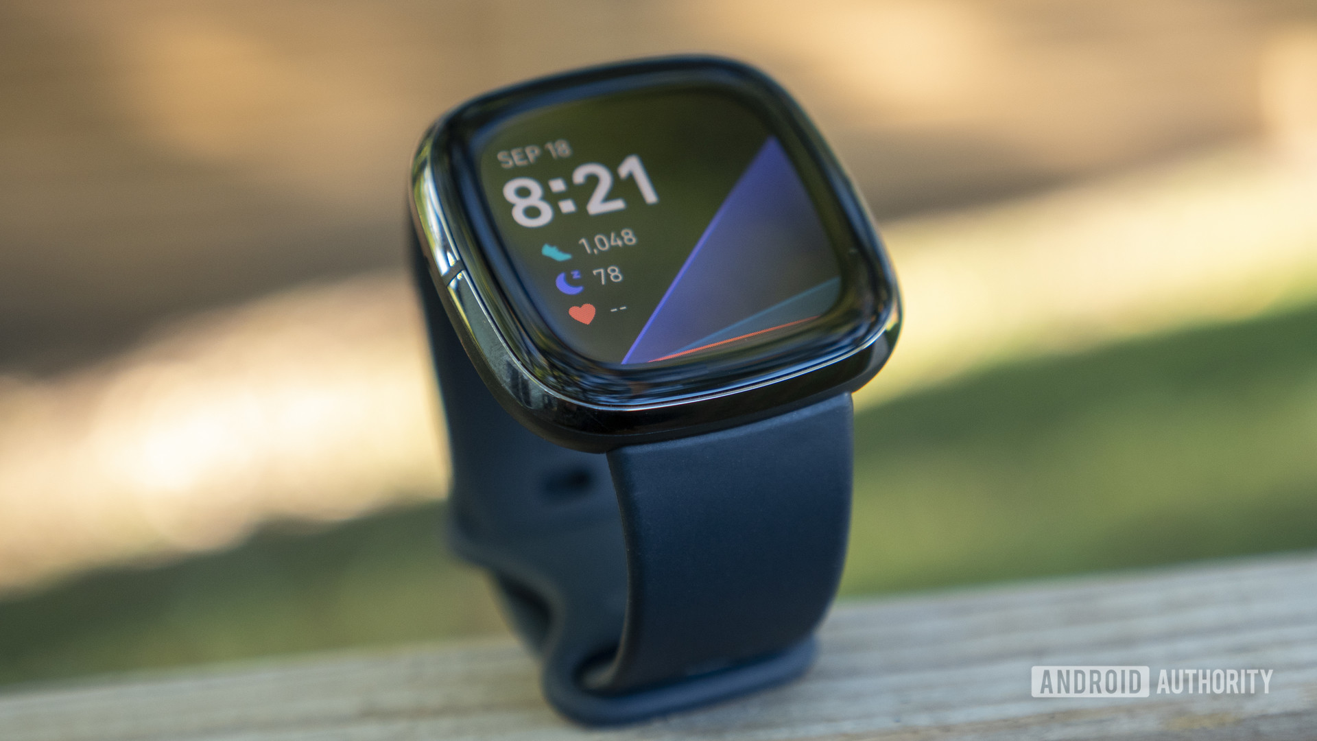 fitbit sense review design display watch face 4