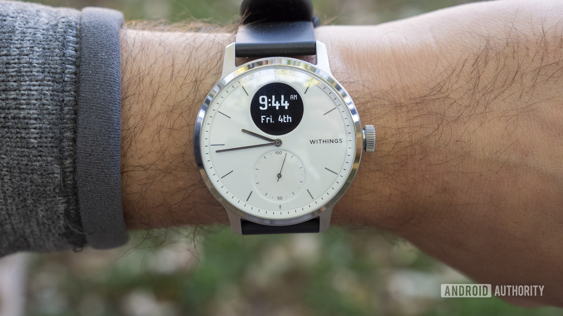 withings scanwatch review clock face time on wrist 1