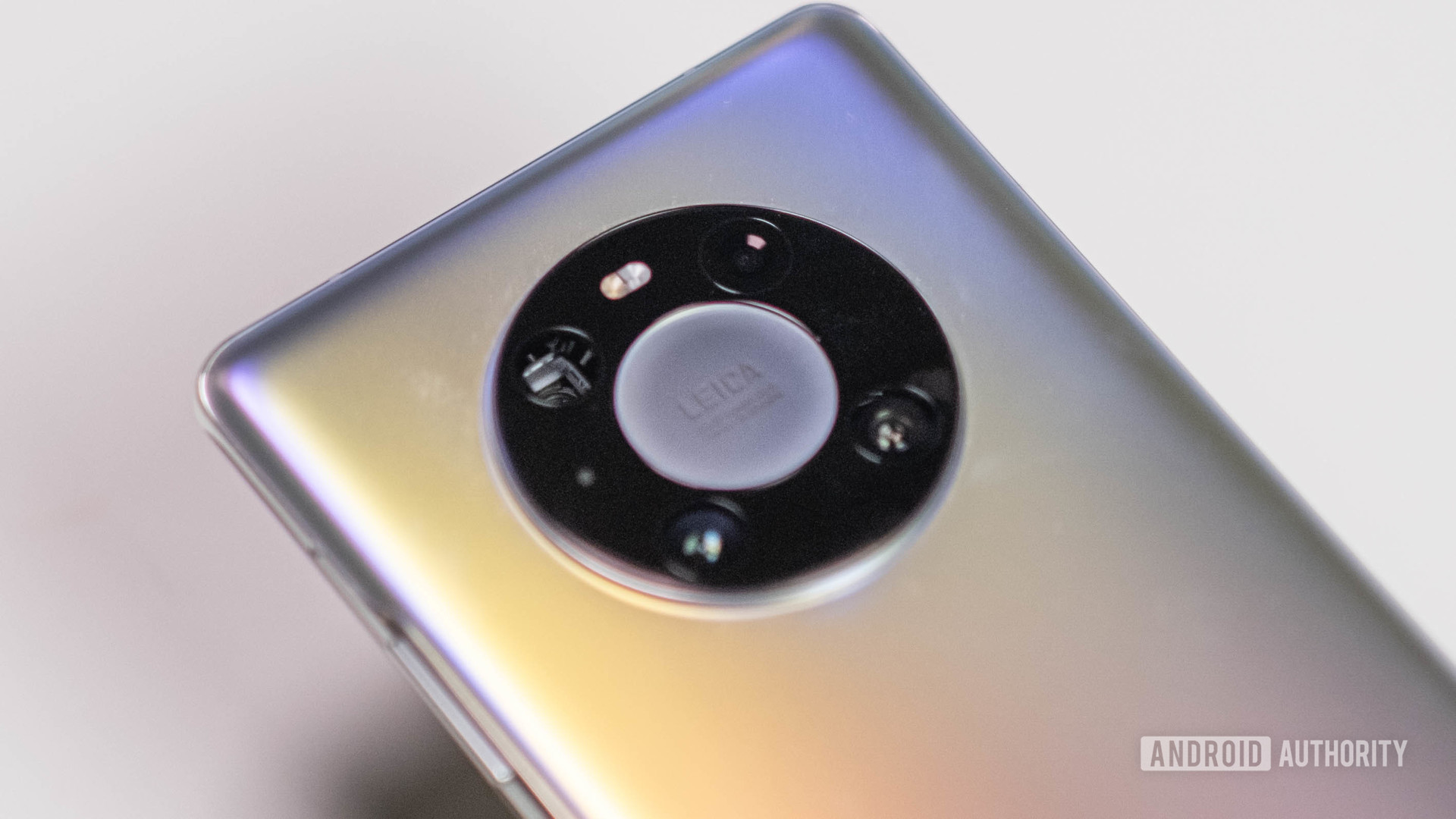 Huawei Mate 40 Pro close up of Leica branding