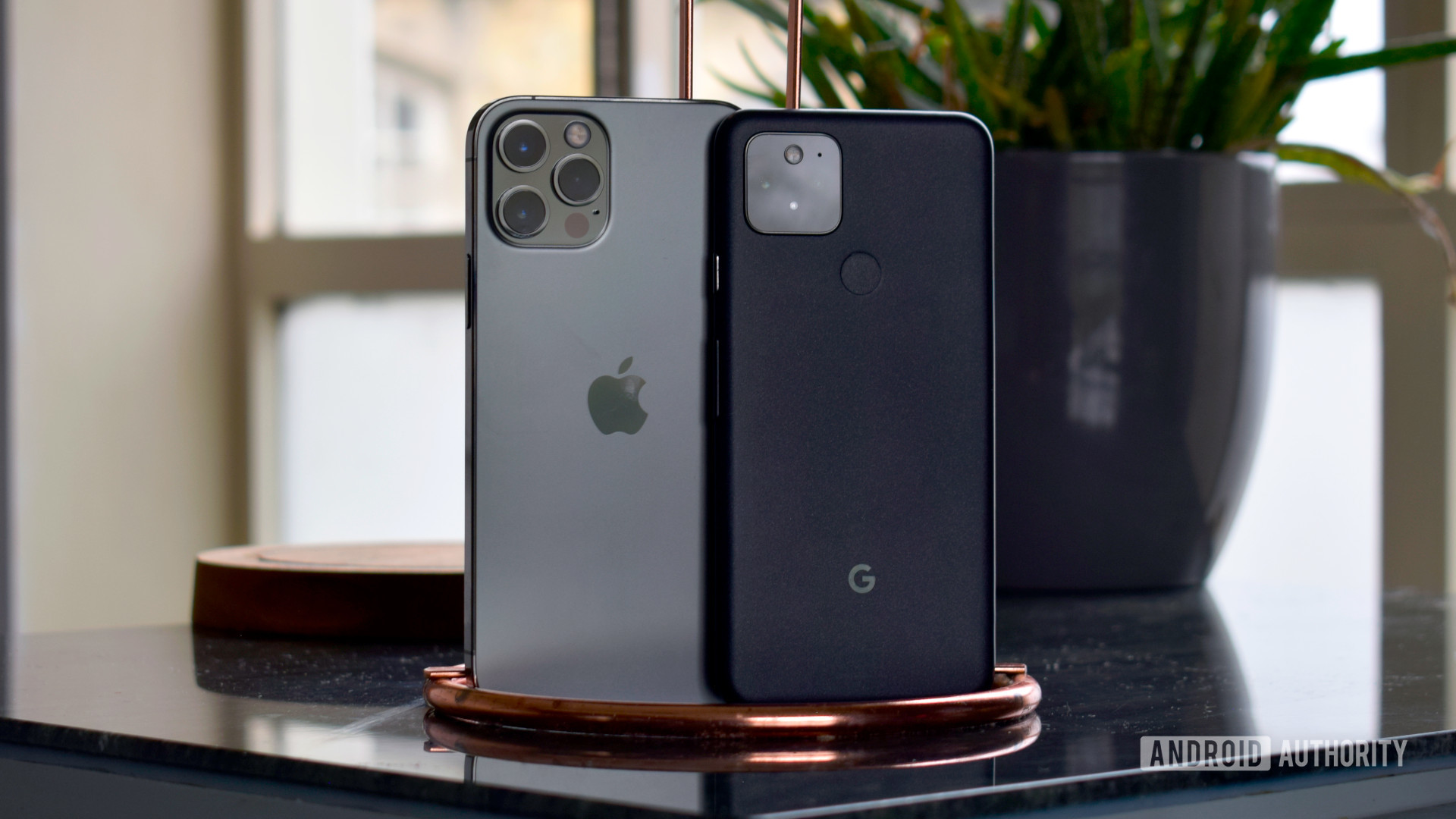 Apple iPhone 12 Pro vs Google Pixel 5 EOY 2020