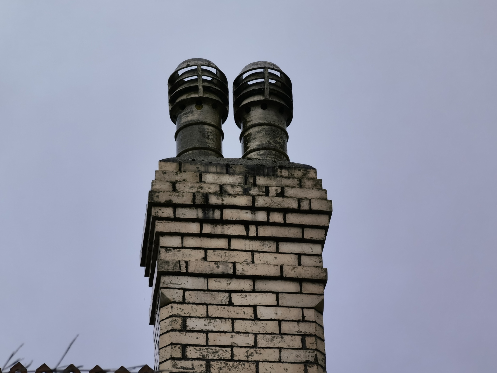 Huawei Mate 40 Pro 5x photo sample of a chimney