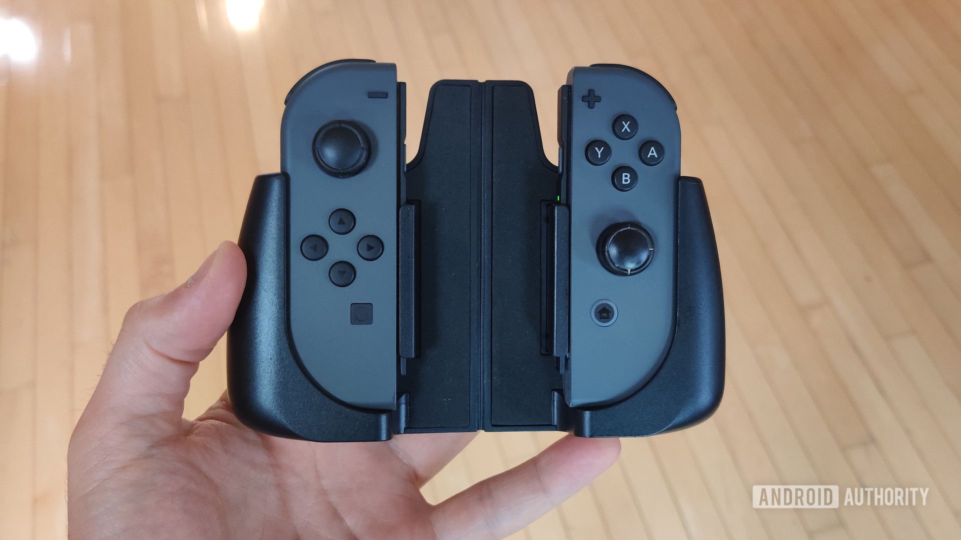 HyperX Chargeplay Clutch Review Joy Con Dock Front
