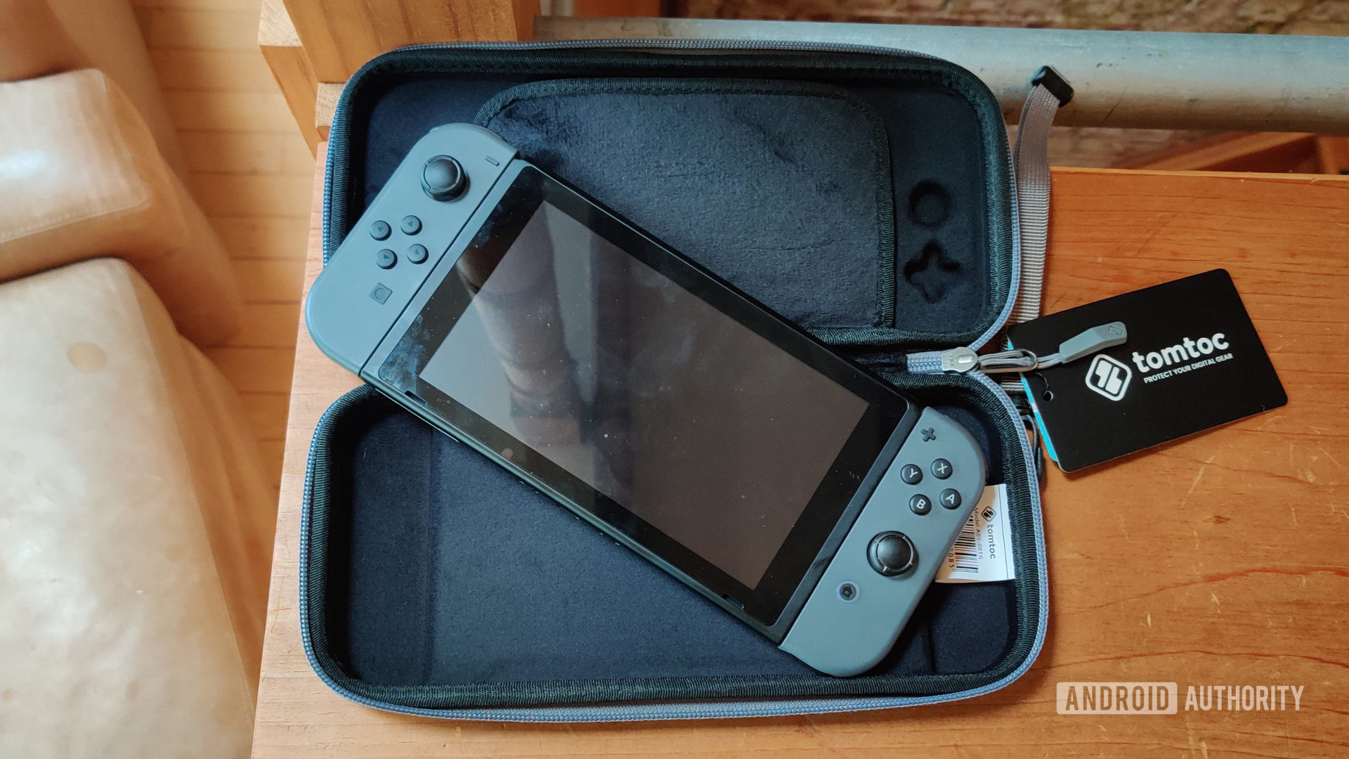 Nintendo Switch Tomtoc Travel Case Detail